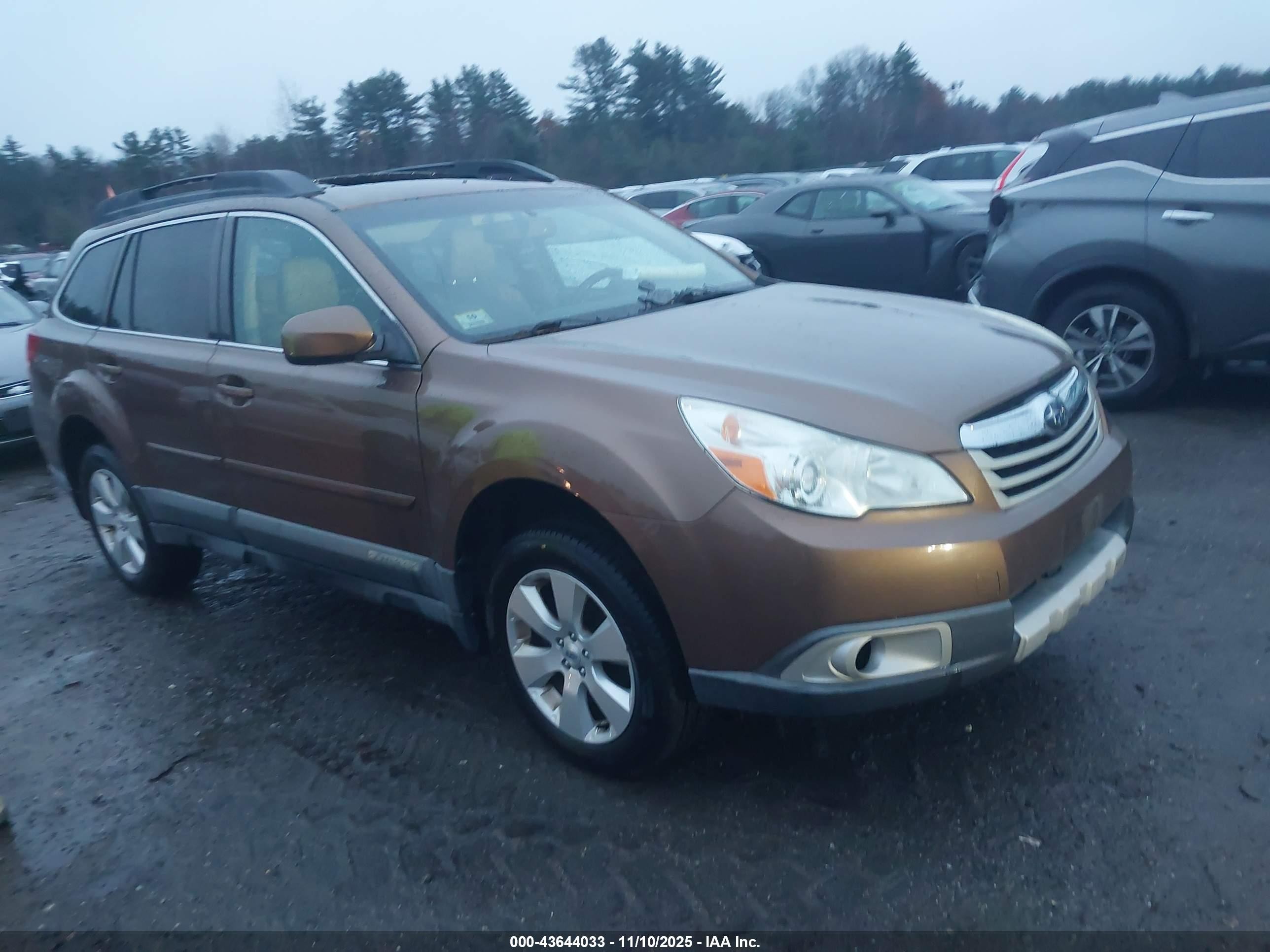 2011 Subaru Outback Limited Power Moon, VIN 4S4BRBKC4B3440933 — Storm