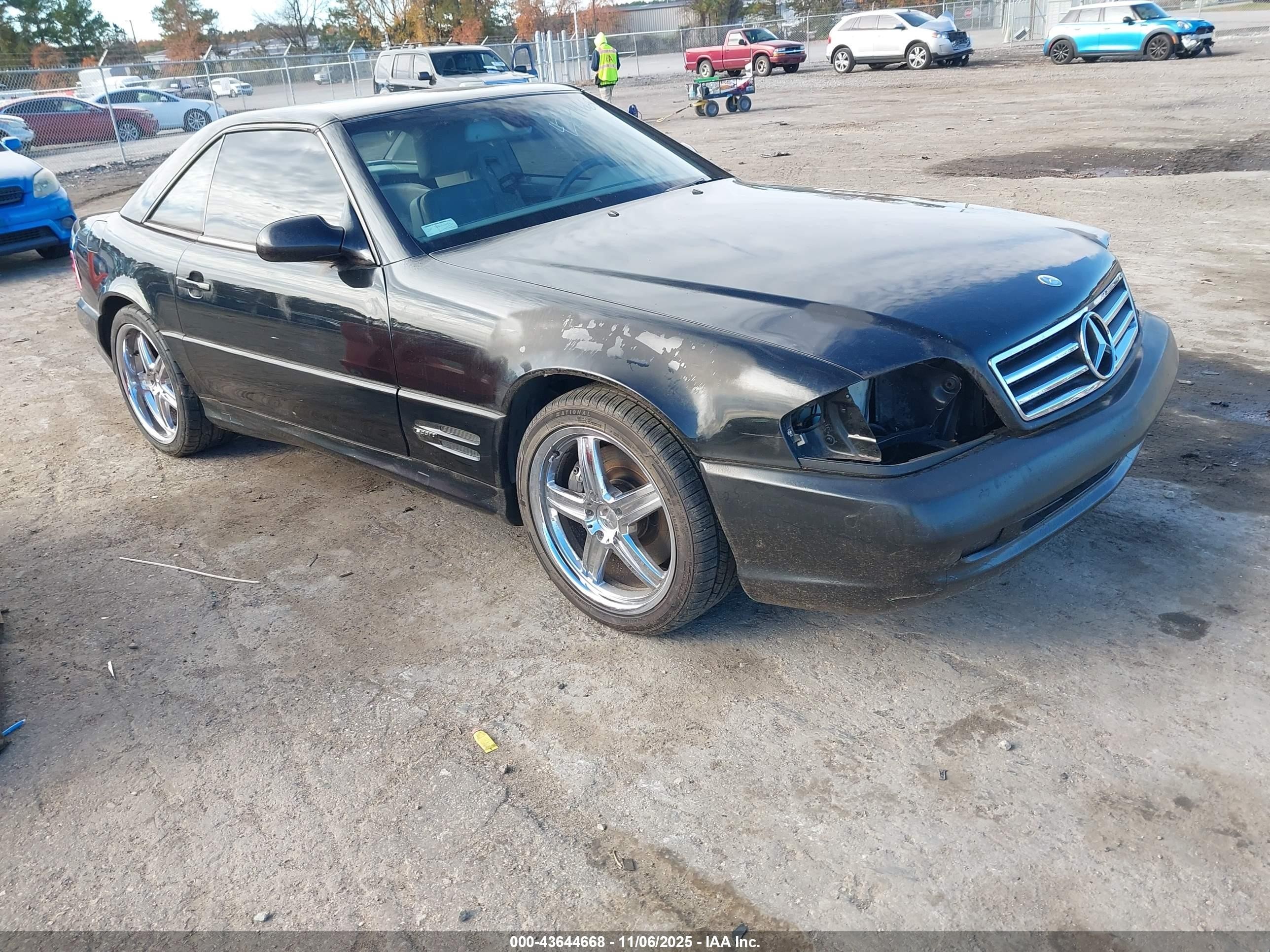 2002 Mercedes-Benz SL 500, VIN WDBFA68F02F204928 — Front end