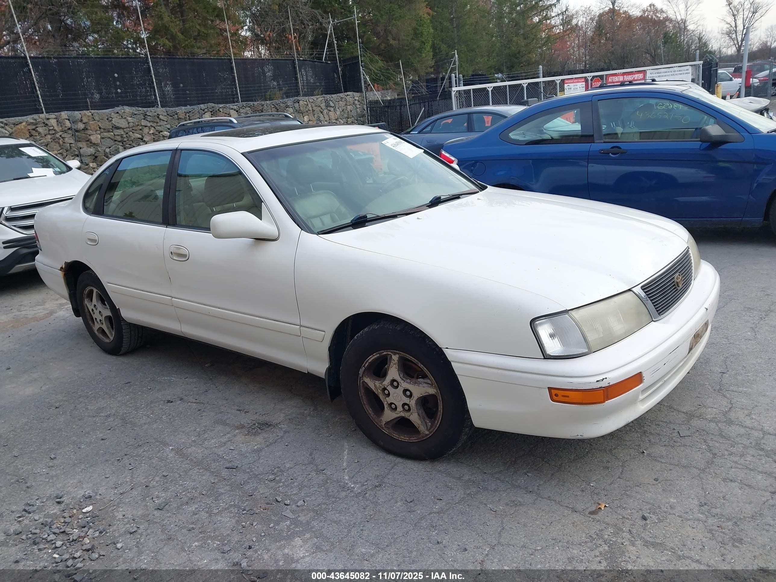 1997 Toyota Avalon XL, VIN 4T1BF12B9VU192140 — Rear end