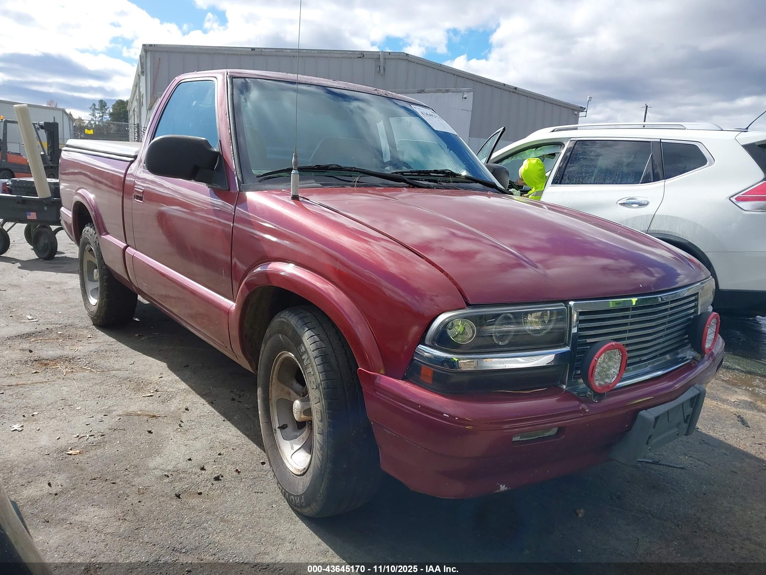 1995 GMC Sonoma, VIN 1GTCS1449S8500074 — Бок