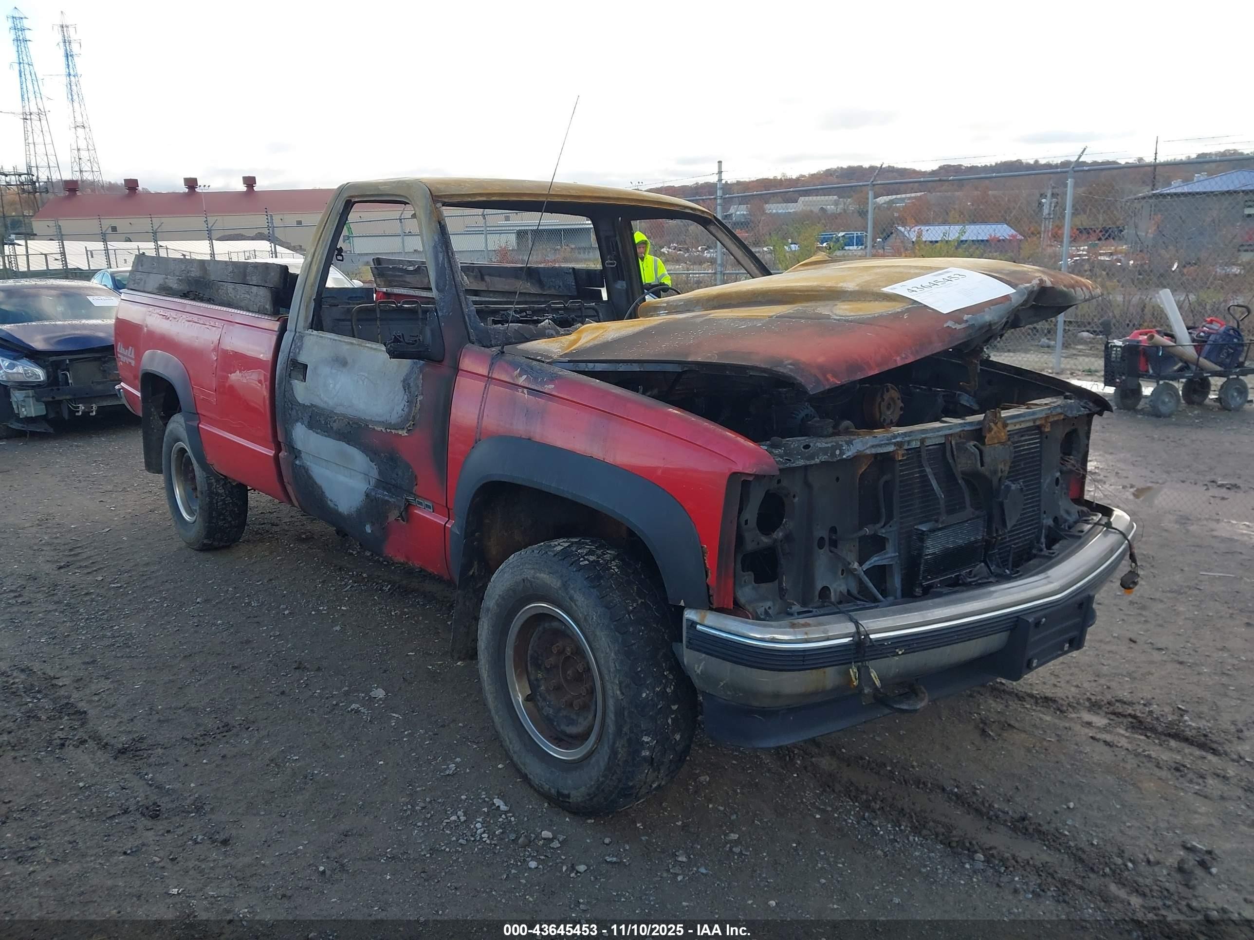 1998 GMC Sierra 2500, VIN 1GTGK24R6WZ505820 — Burn