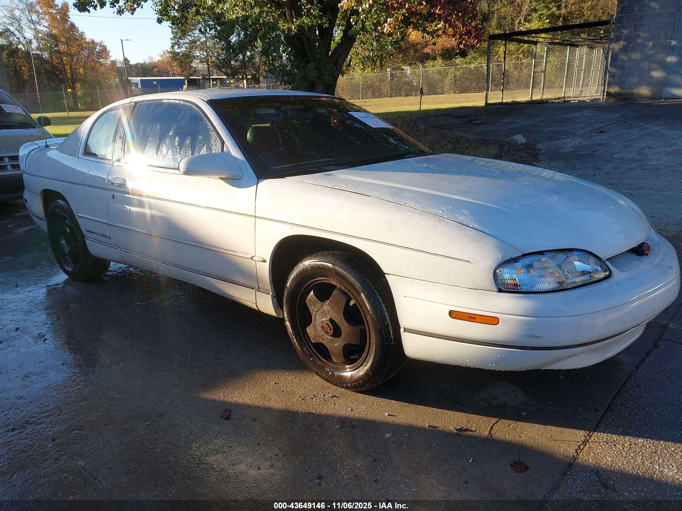 1998 Chevrolet Monte Carlo Z34, VIN 2G1WX12K0W9300736 — Normal wear