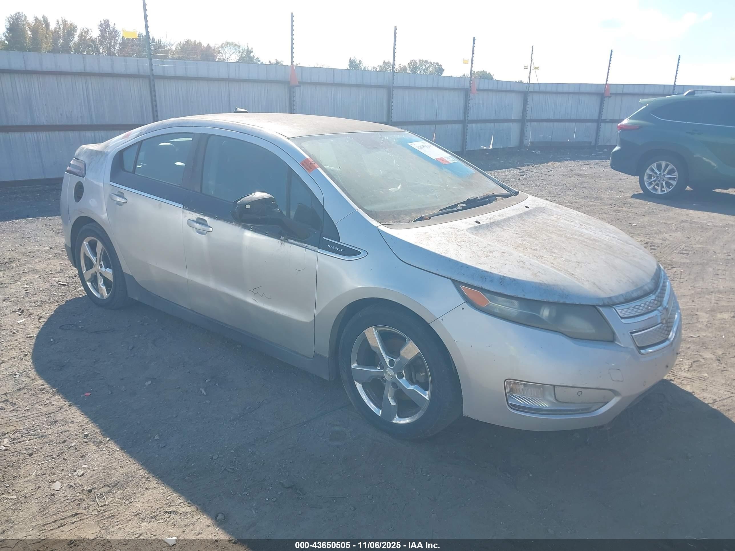 2011 Chevrolet Volt, VIN 1G1RD6E4XBU101528 — Front end