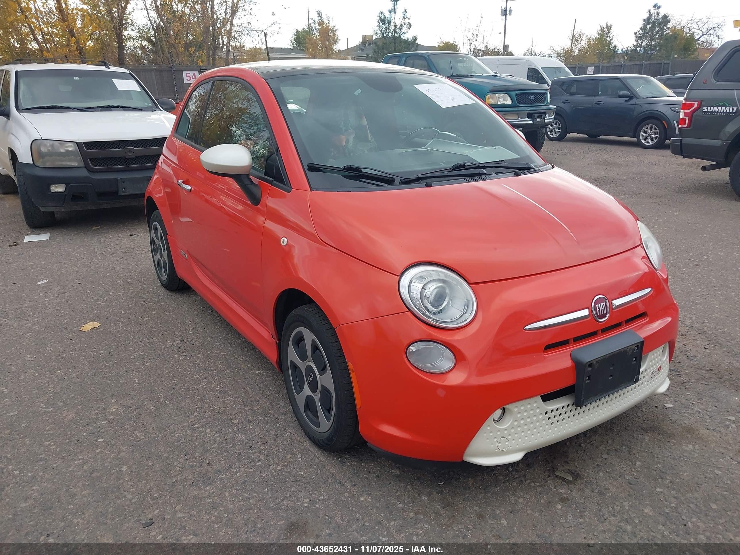 2013 FIAT 500e, VIN 3C3CFFGE9DT751028 — Hail