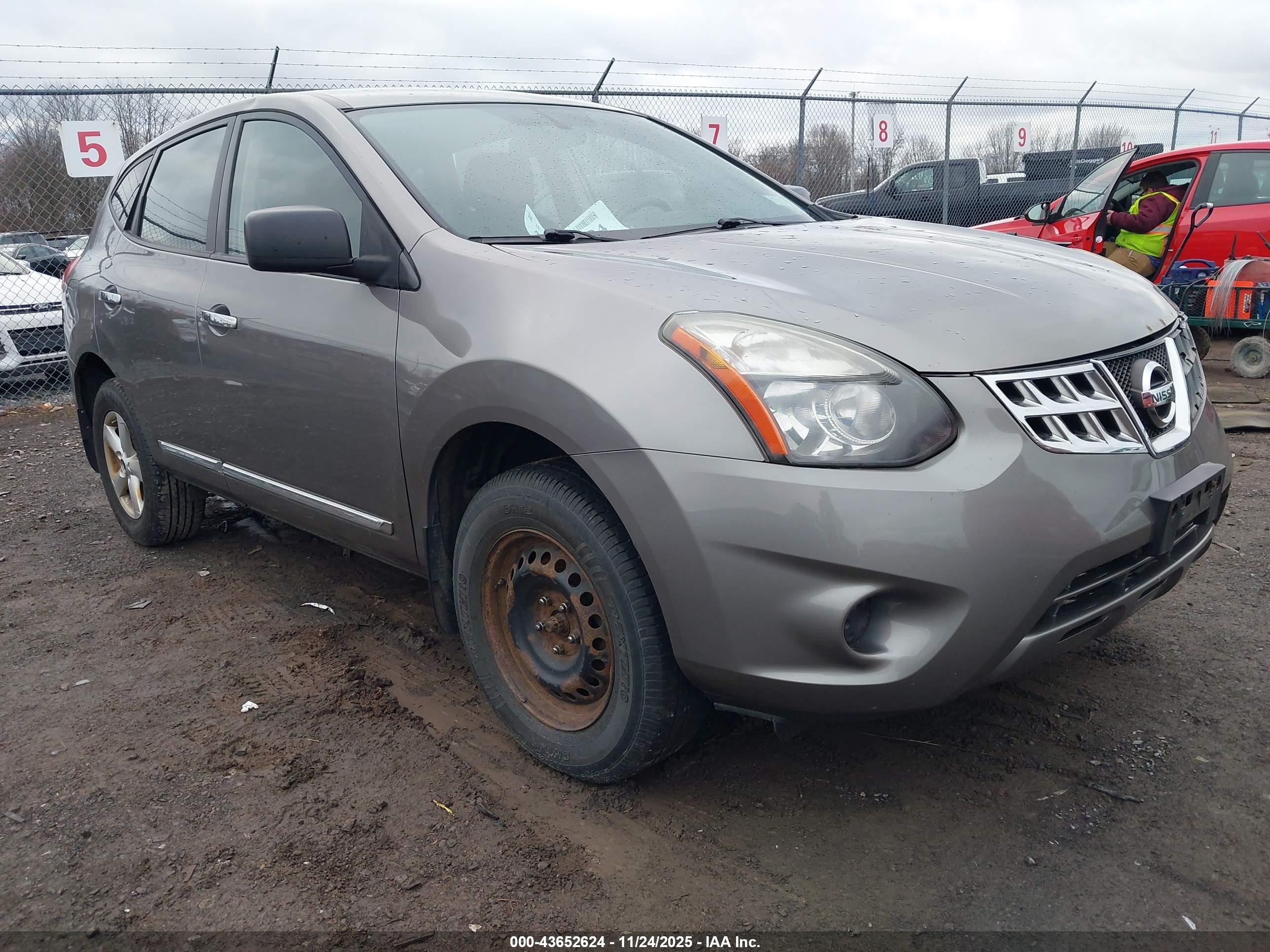 2014 Nissan Rogue S, VIN JN8AS5MV6EW713253 — Бок