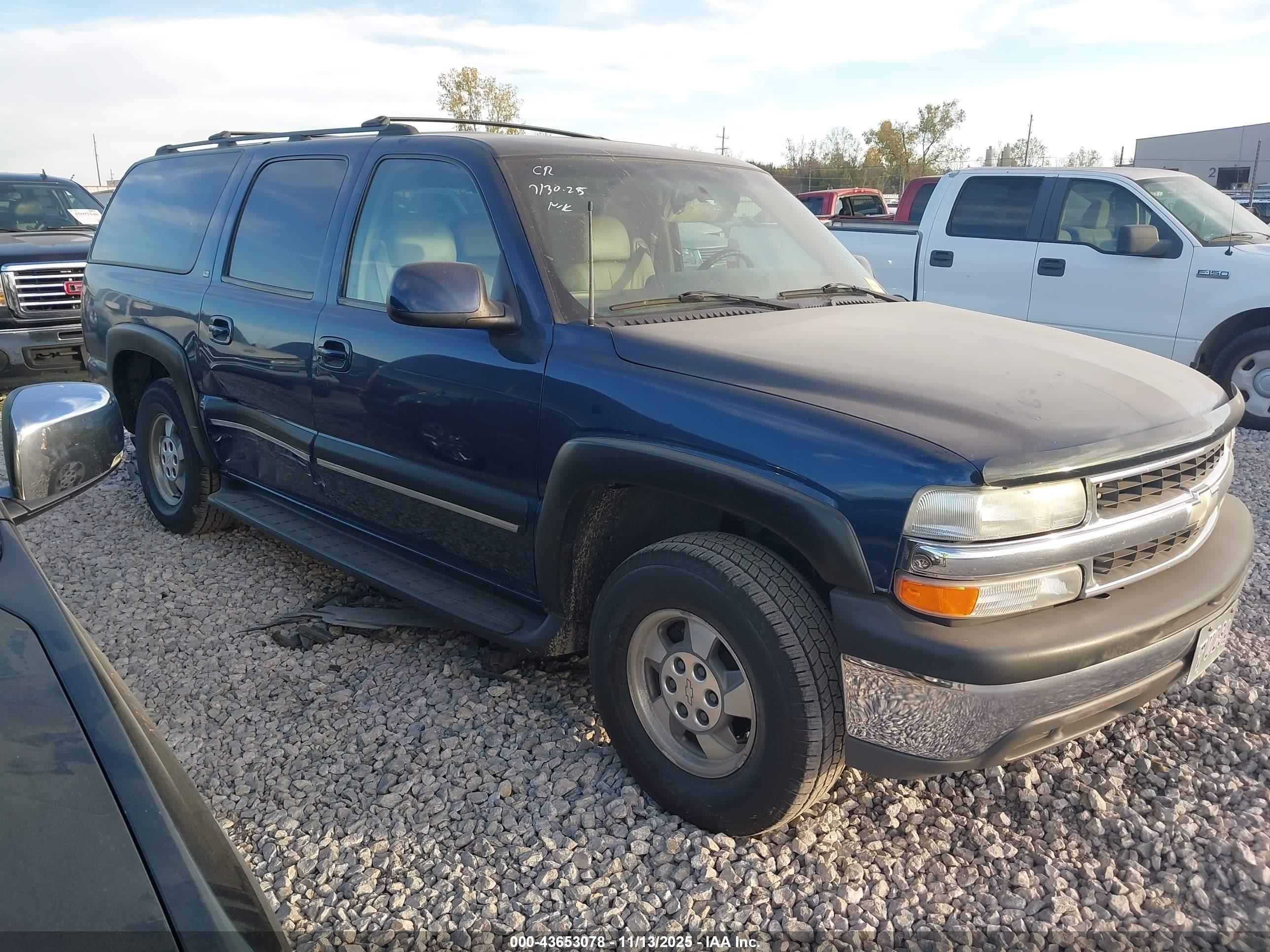 2001 Chevrolet Suburban LT, VIN 3GNEC16T51G140859 — Side