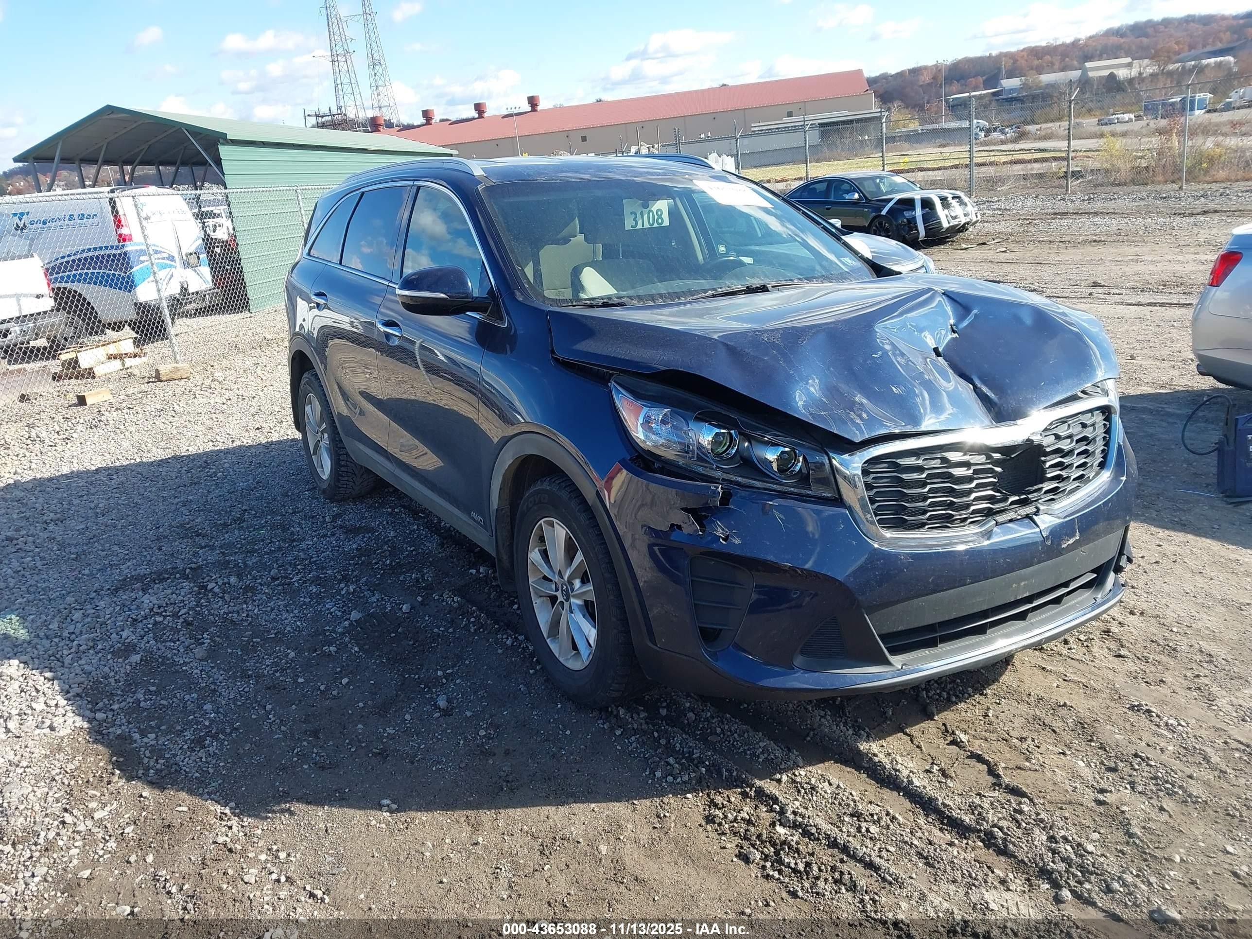 2019 Kia Sorento LX, VIN 5XYPGDA32KG536441 — Front end