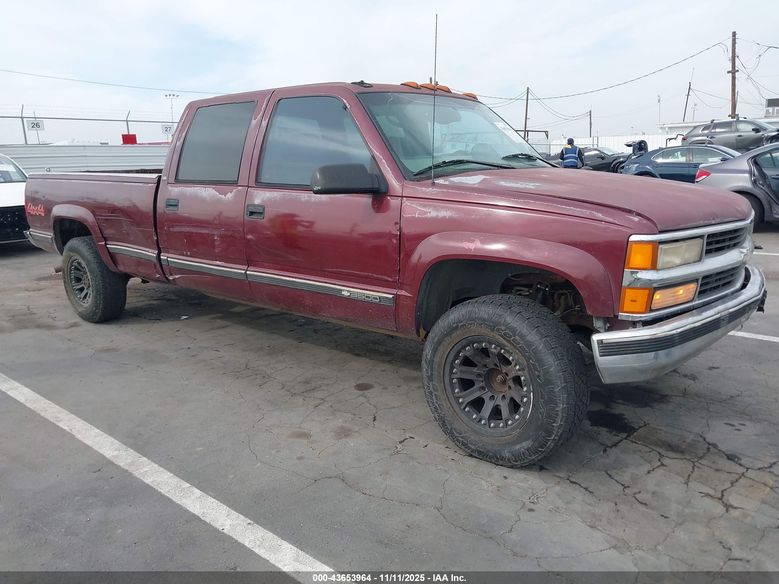 1997 Chevrolet Silverado 3500, VIN 1GCHK33J8VF031410 — По всему кузову