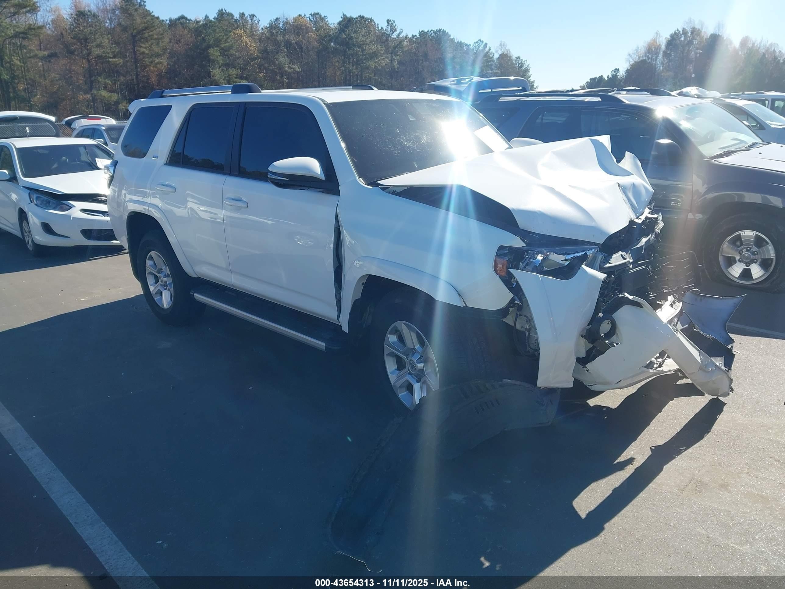 2023 Toyota 4Runner SR5 Premium, VIN JTEFU5JR4P5295699 — Front end