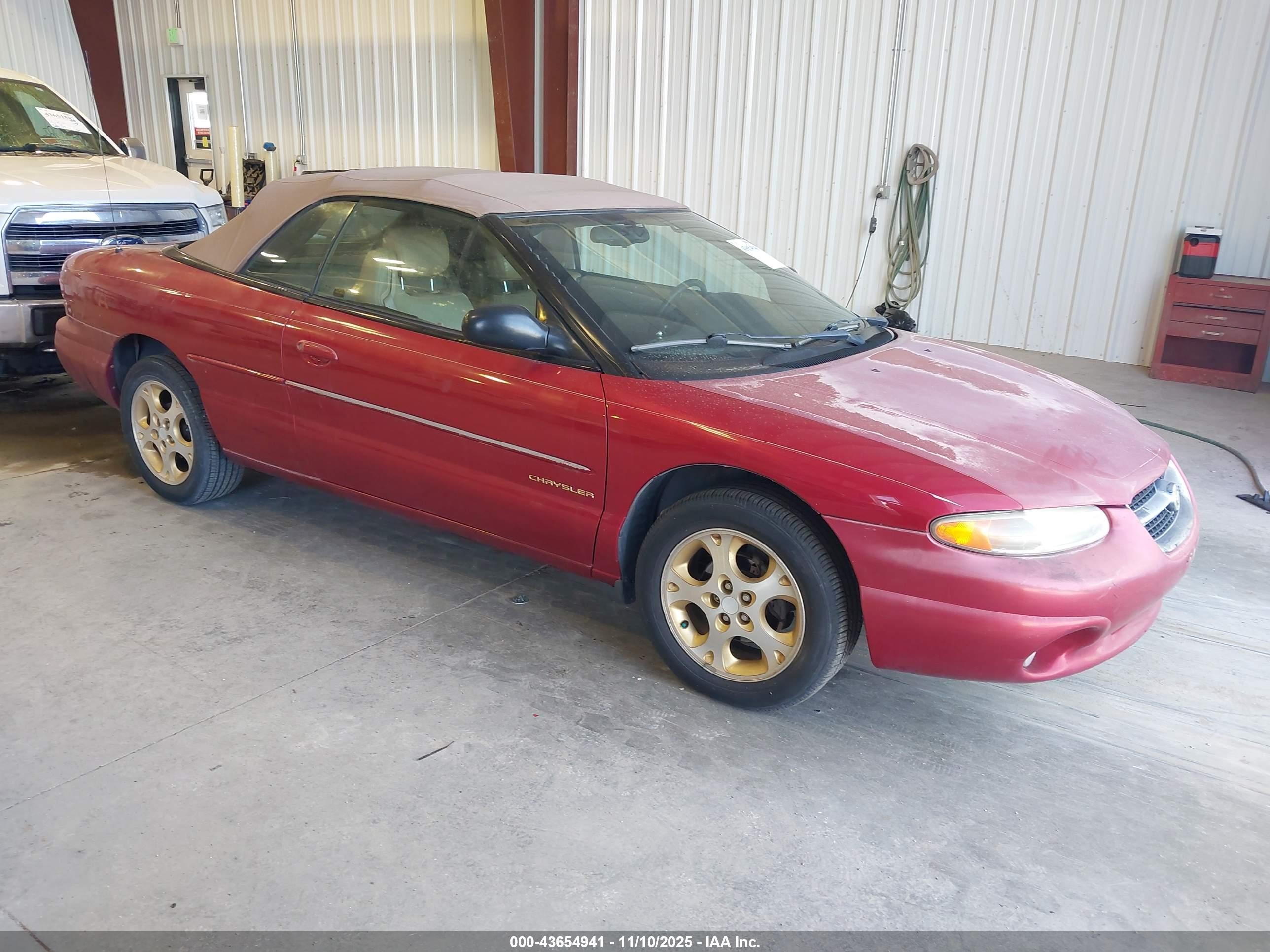 1998 Chrysler Sebring JXi, VIN 3C3EL55H0WT202216 — Зад