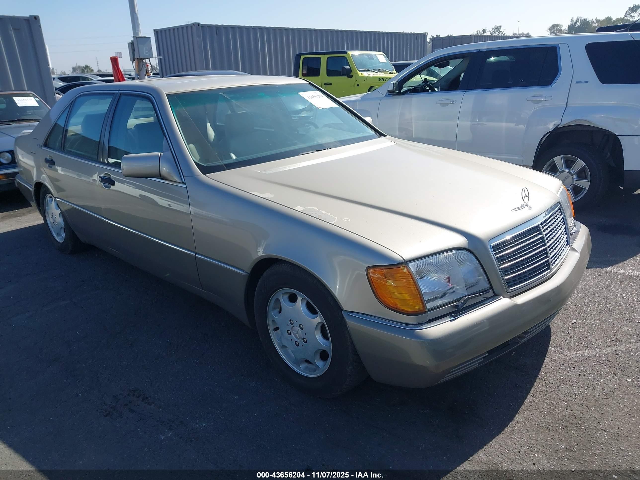 1994 Mercedes-Benz S, VIN WDBGA57E7RA155161 — Normal wear