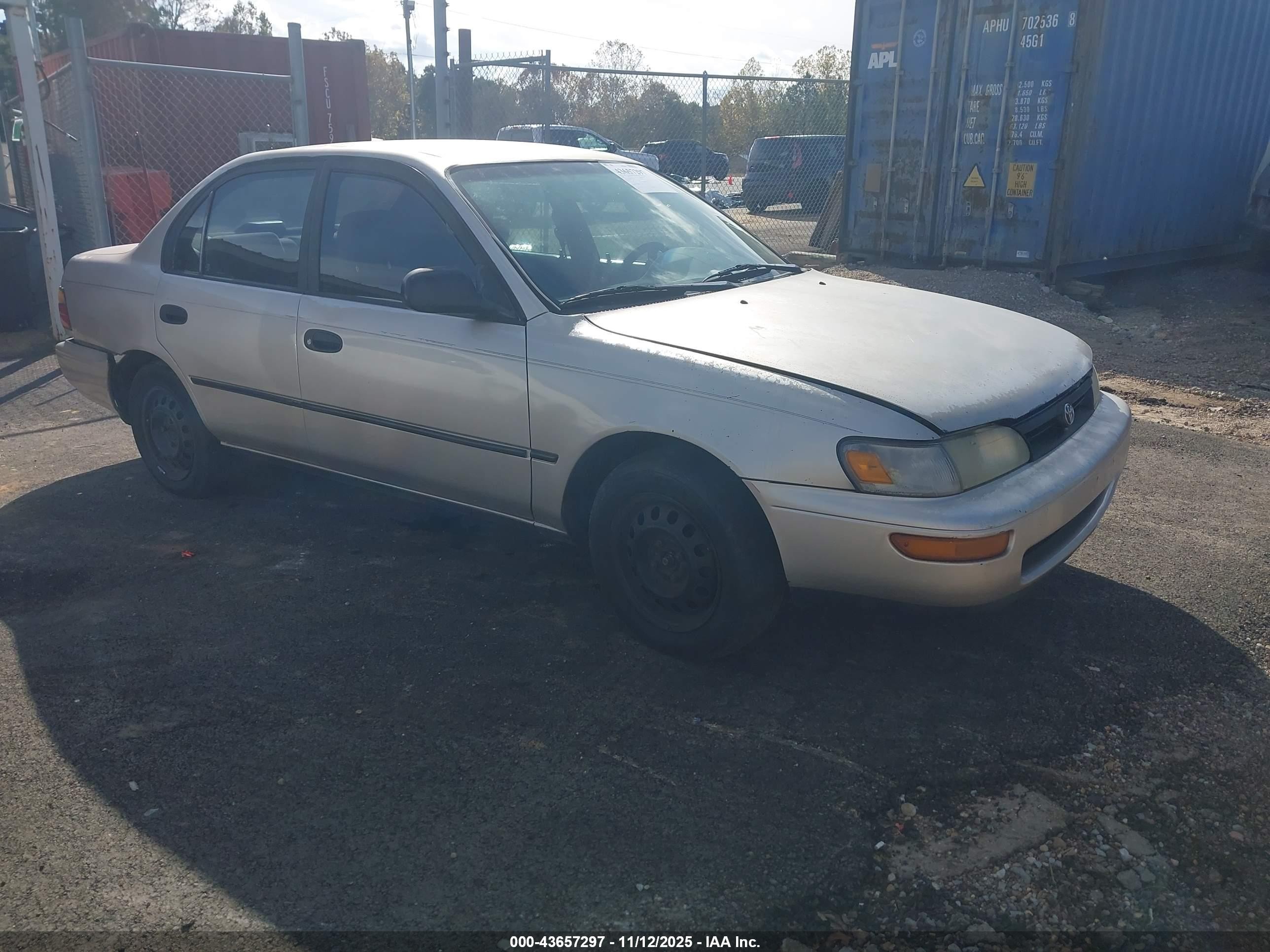 1995 Toyota Corolla DX, VIN 1NXAE09B0SZ275031 — Normal wear