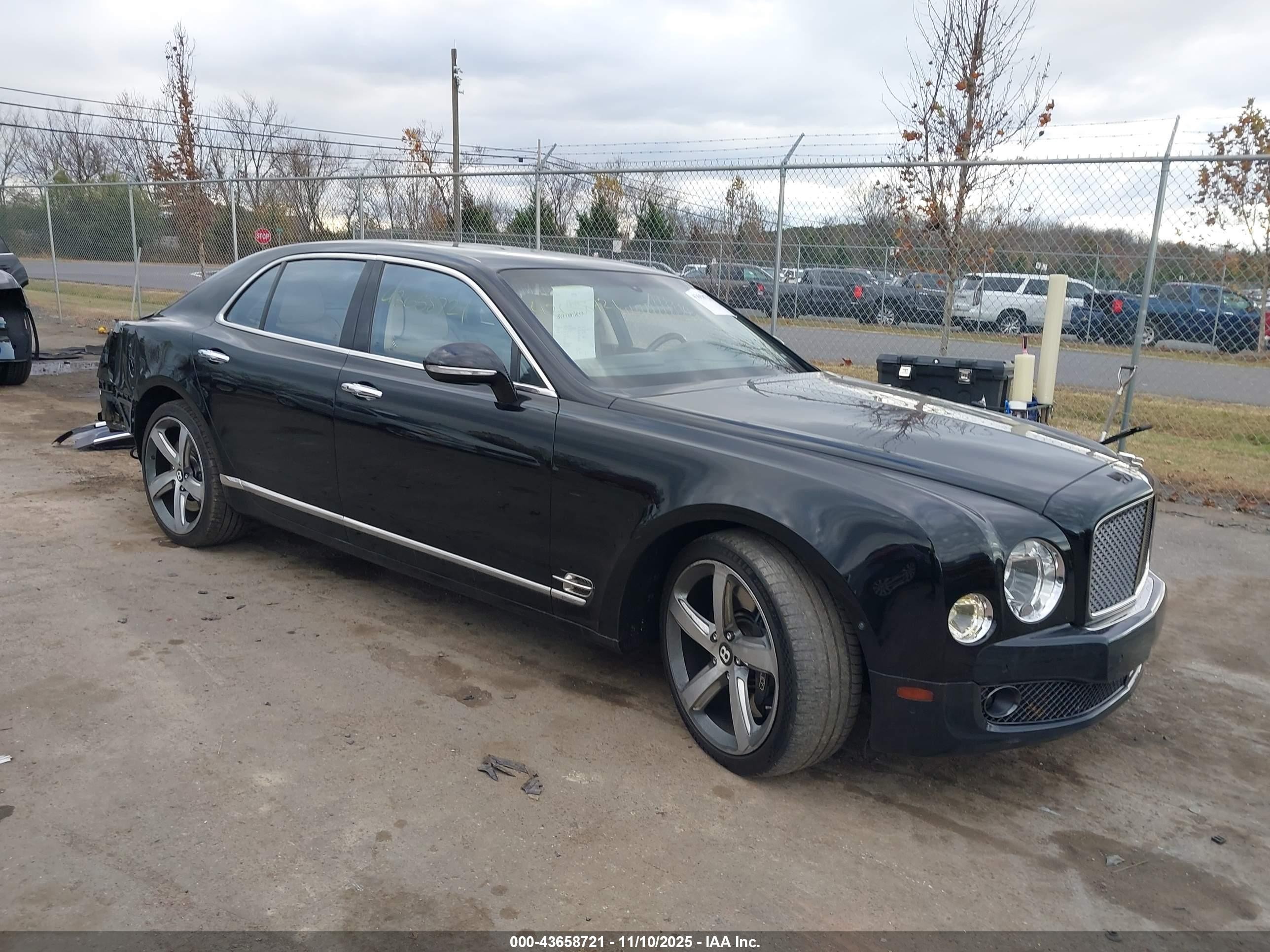 2016 Bentley Mulsanne, VIN SCBBG7ZHXGC002338 — Rear end
