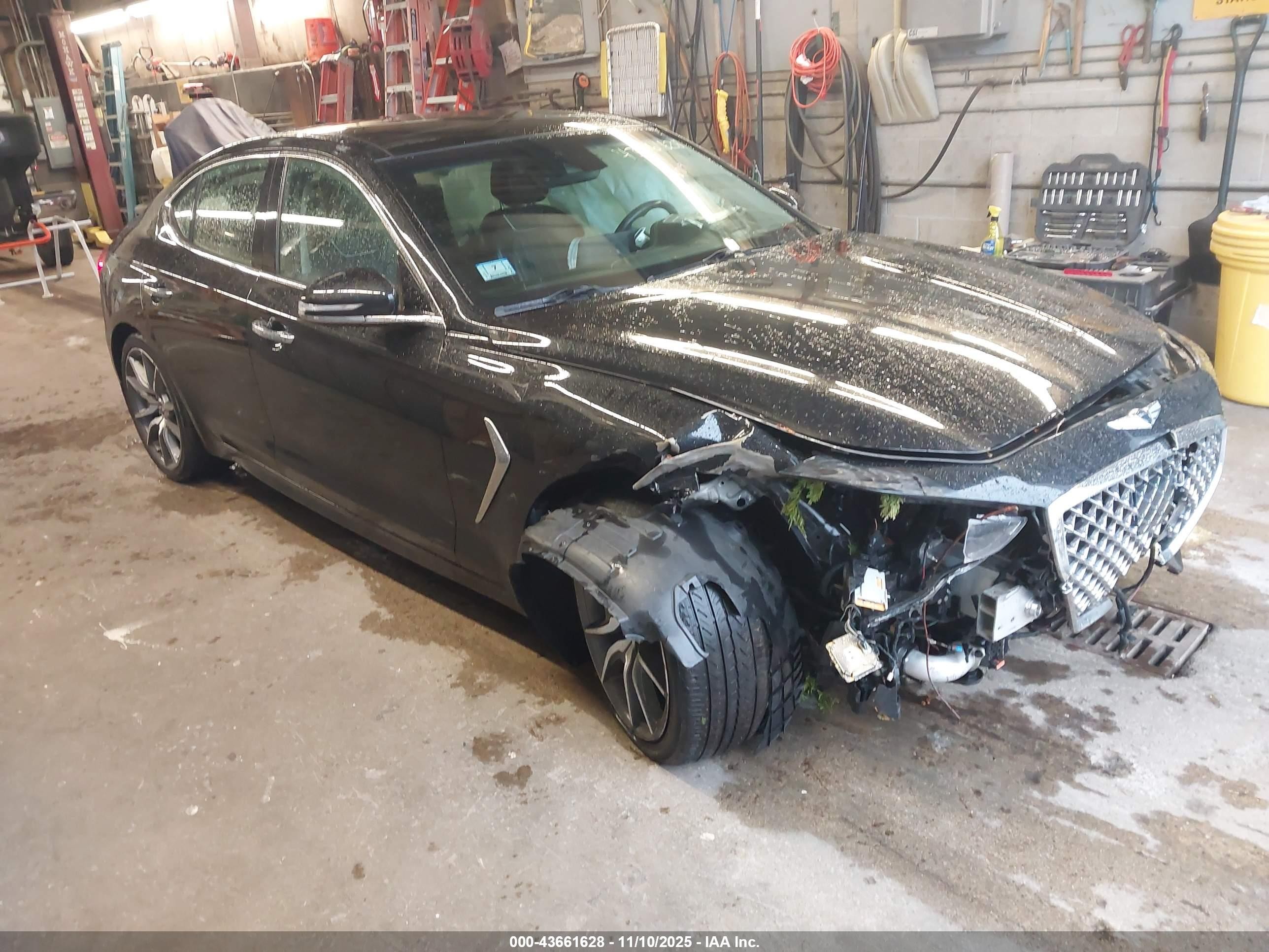 2019 Genesis G70 Advanced, VIN KMTG44LA8KU038166 — Side