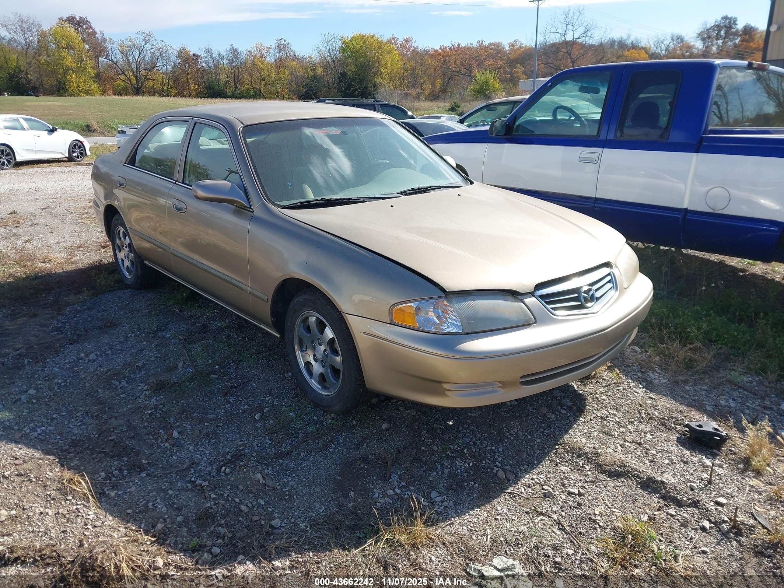 2001 Mazda 626 LX, VIN 1YVGF22C915202639 — Механическое