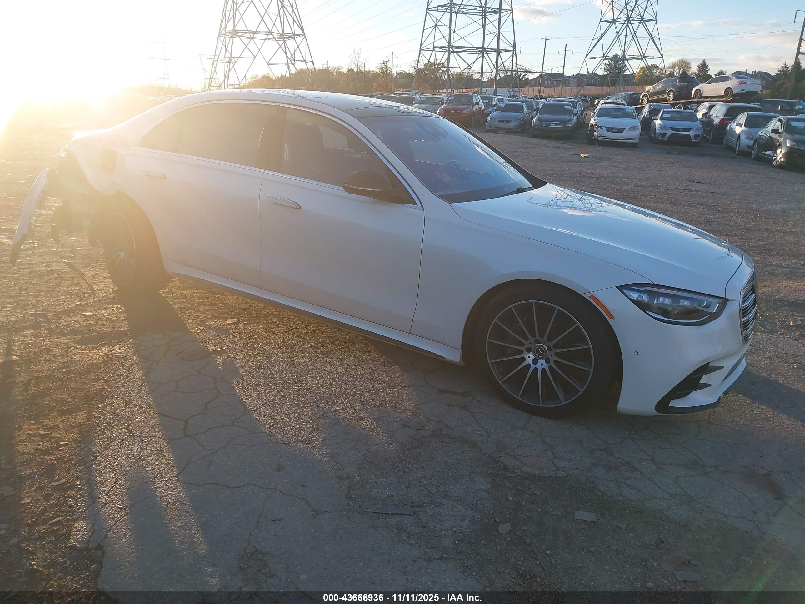 2022 Mercedes-Benz S 500, VIN W1K6G6DB0NA073316 — Rear end