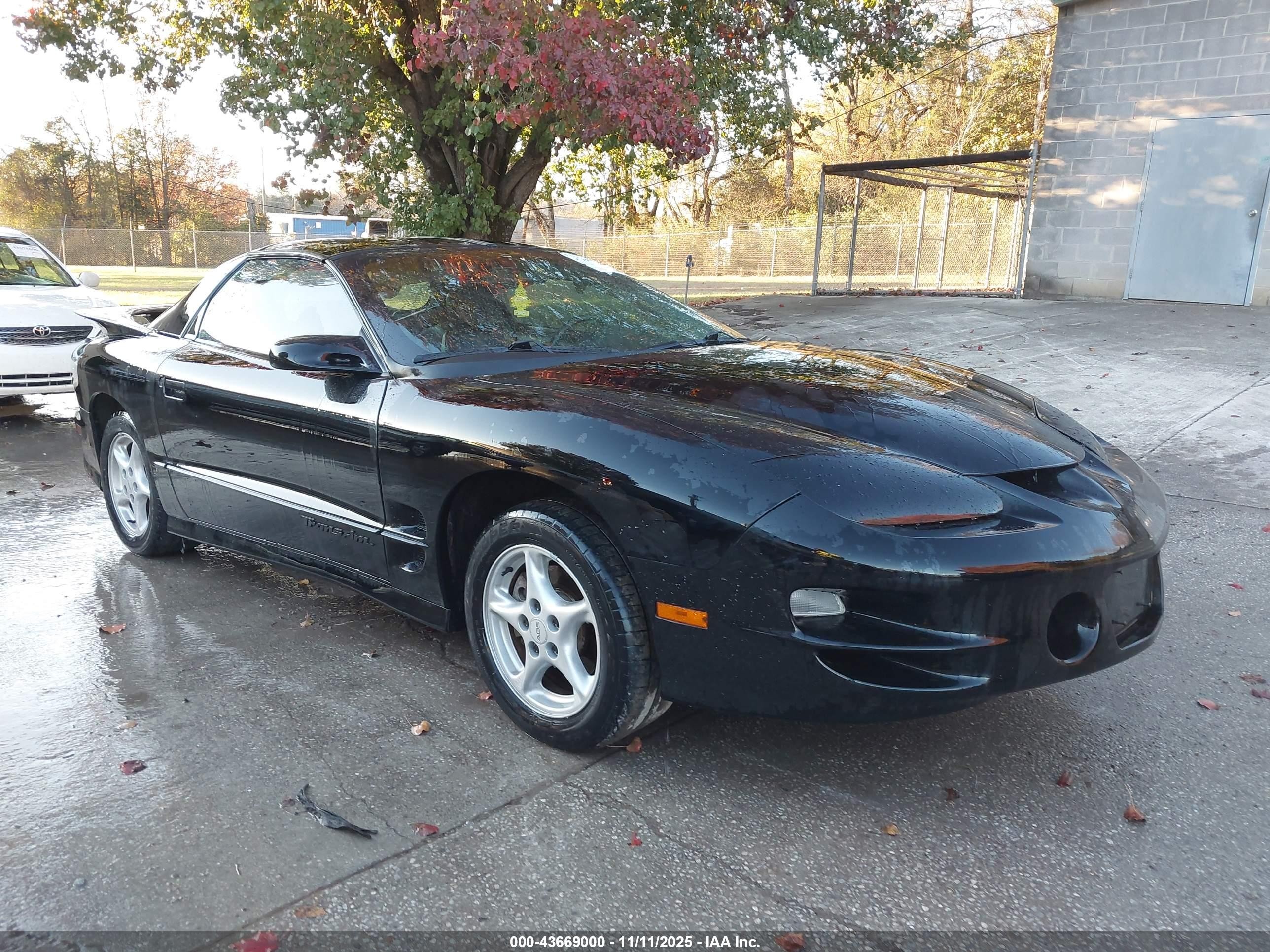 1999 Pontiac Firebird Formula, VIN 2G2FV22GXX2235844 — Auction photo