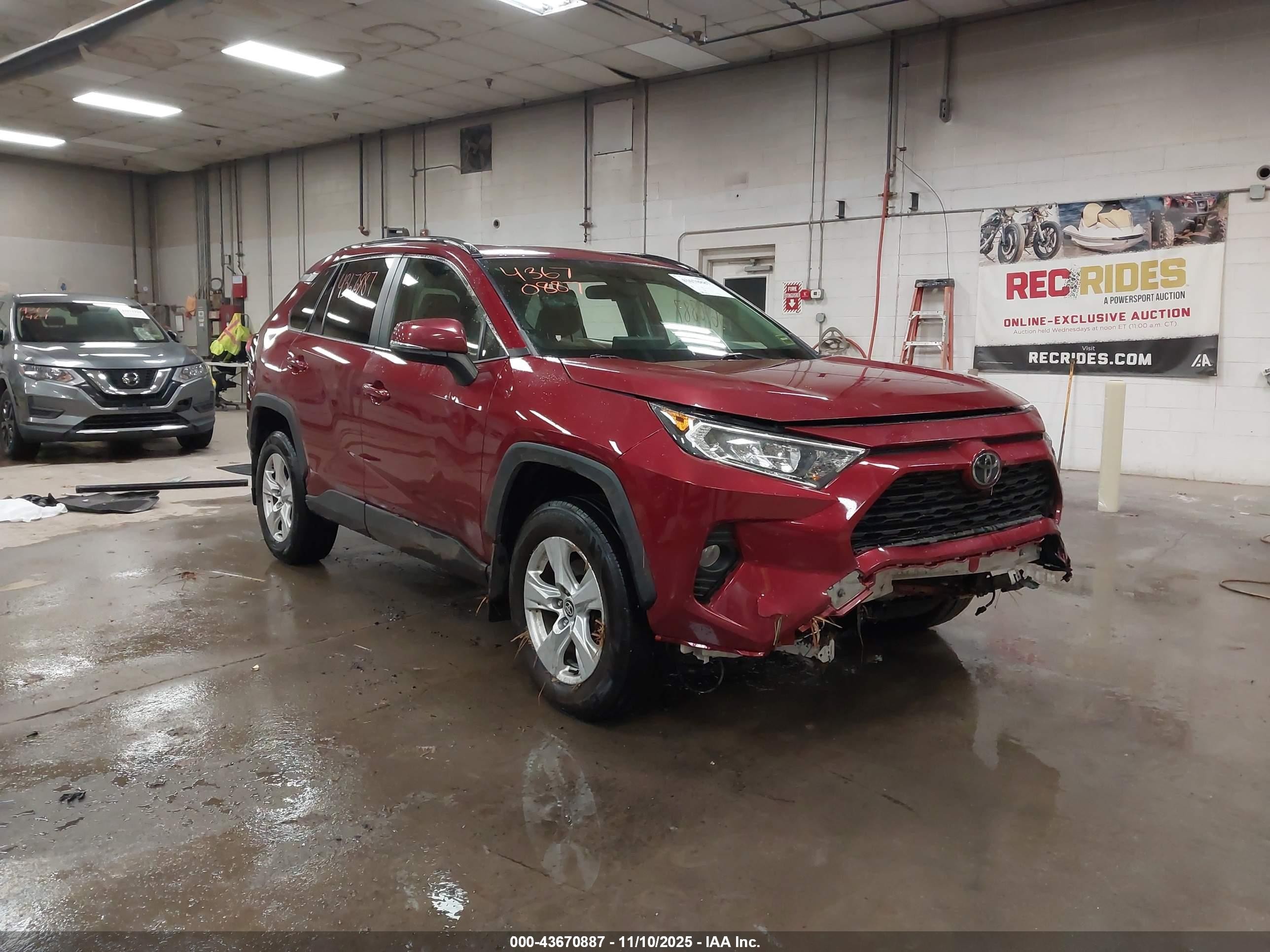 2020 Toyota RAV4 XLE, VIN JTMP1RFV8LD524576 — Rollover
