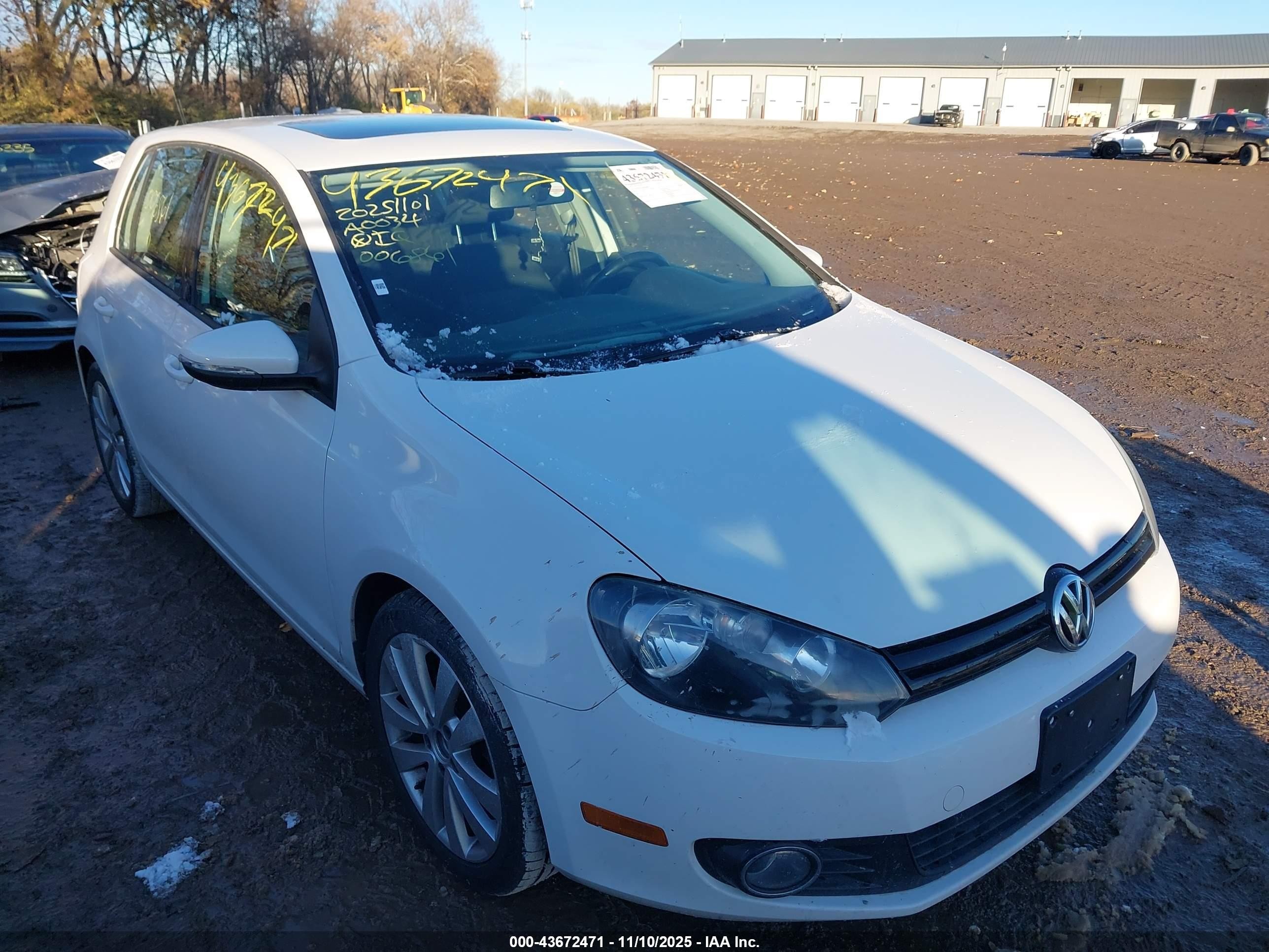 2014 Volkswagen Golf TDI, VIN WVWDM7AJ0EW006861 — Side