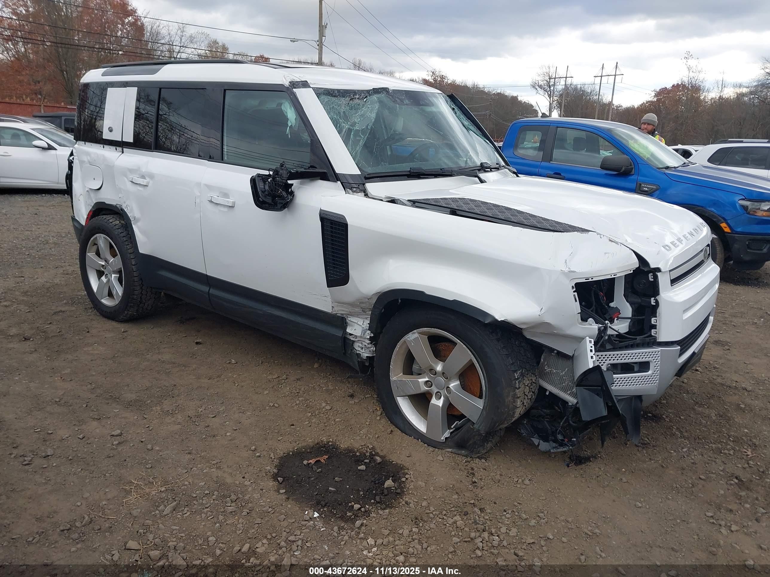 2024 Land Rover Defender S, VIN SALEJ7EXXR2289786 — Опрокидывание