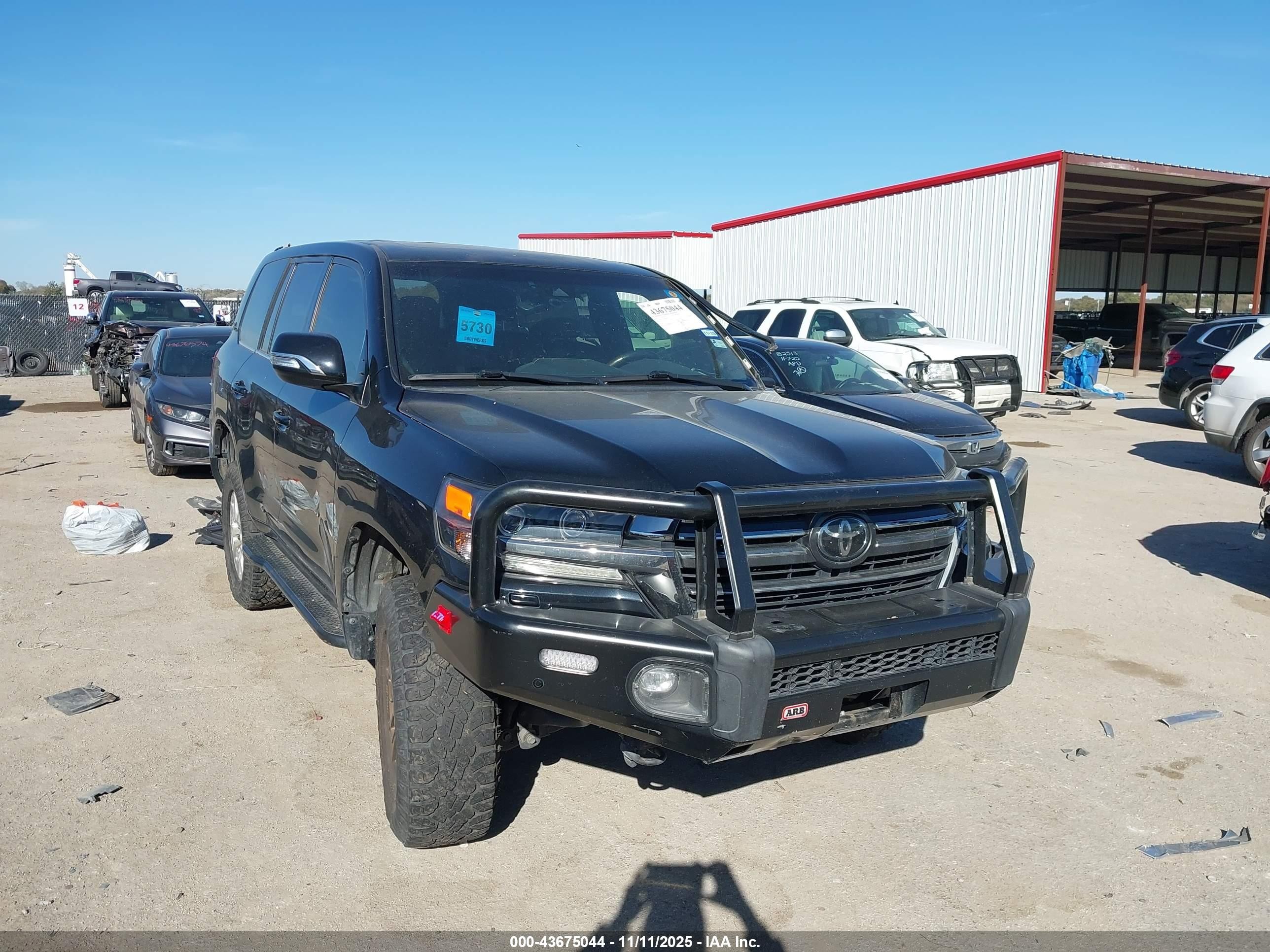 2020 Toyota Land Cruiser, VIN JTMCY7AJ1L4085840 — Front end