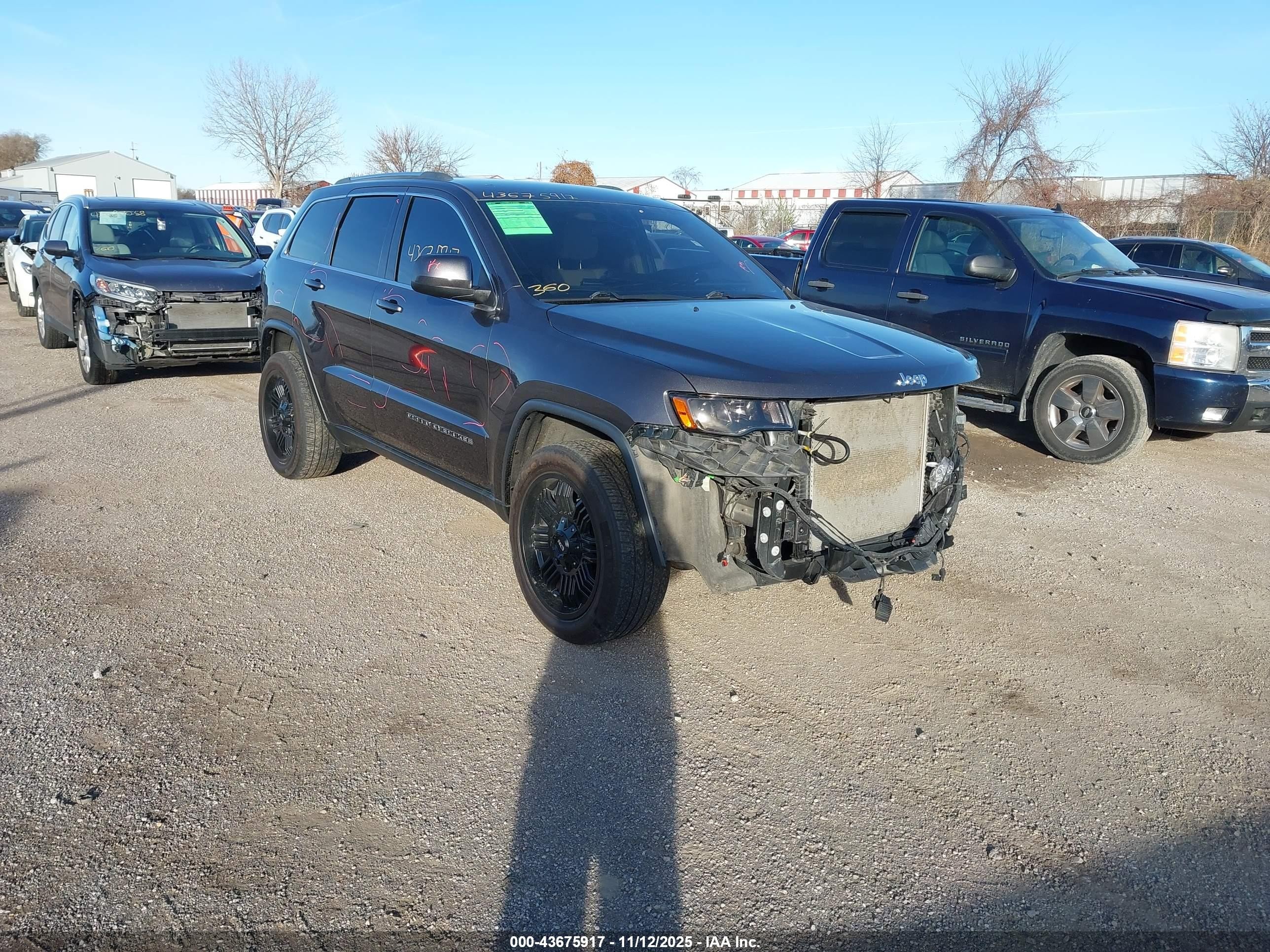 2019 Jeep Grand Cherokee Laredo E, VIN 1C4RJEAG7KC720782 — Front end