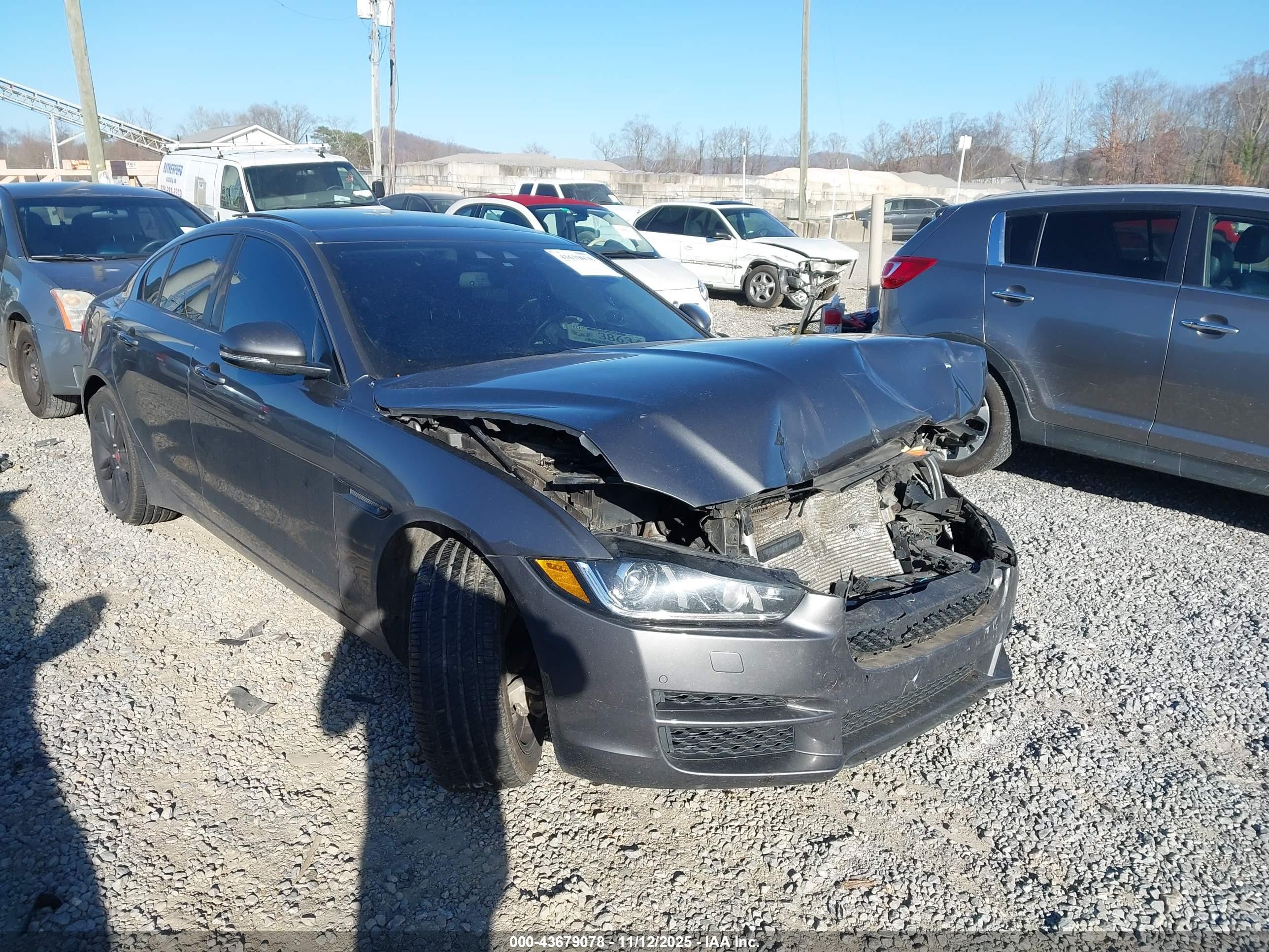 2018 Jaguar XE 25t Prestige, VIN SAJAK4FX1JCP29135 — Front end