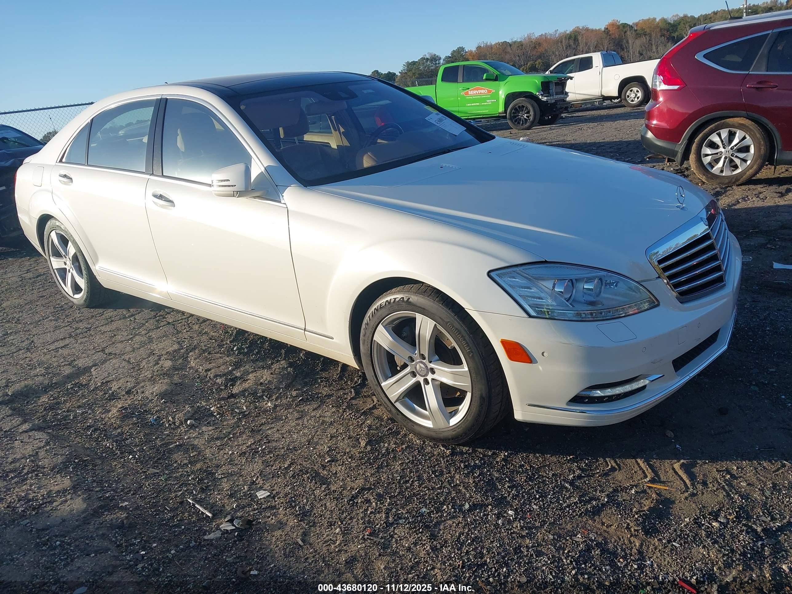 2010 Mercedes-Benz S 550, VIN WDDNG7BBXAA297627 — Front end