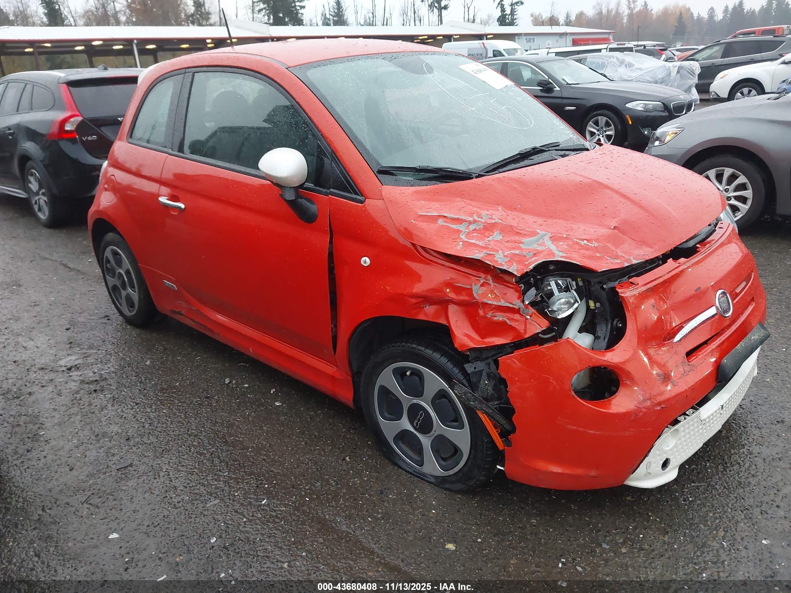 2015 FIAT 500e, VIN 3C3CFFGE4FT507130 — Front end