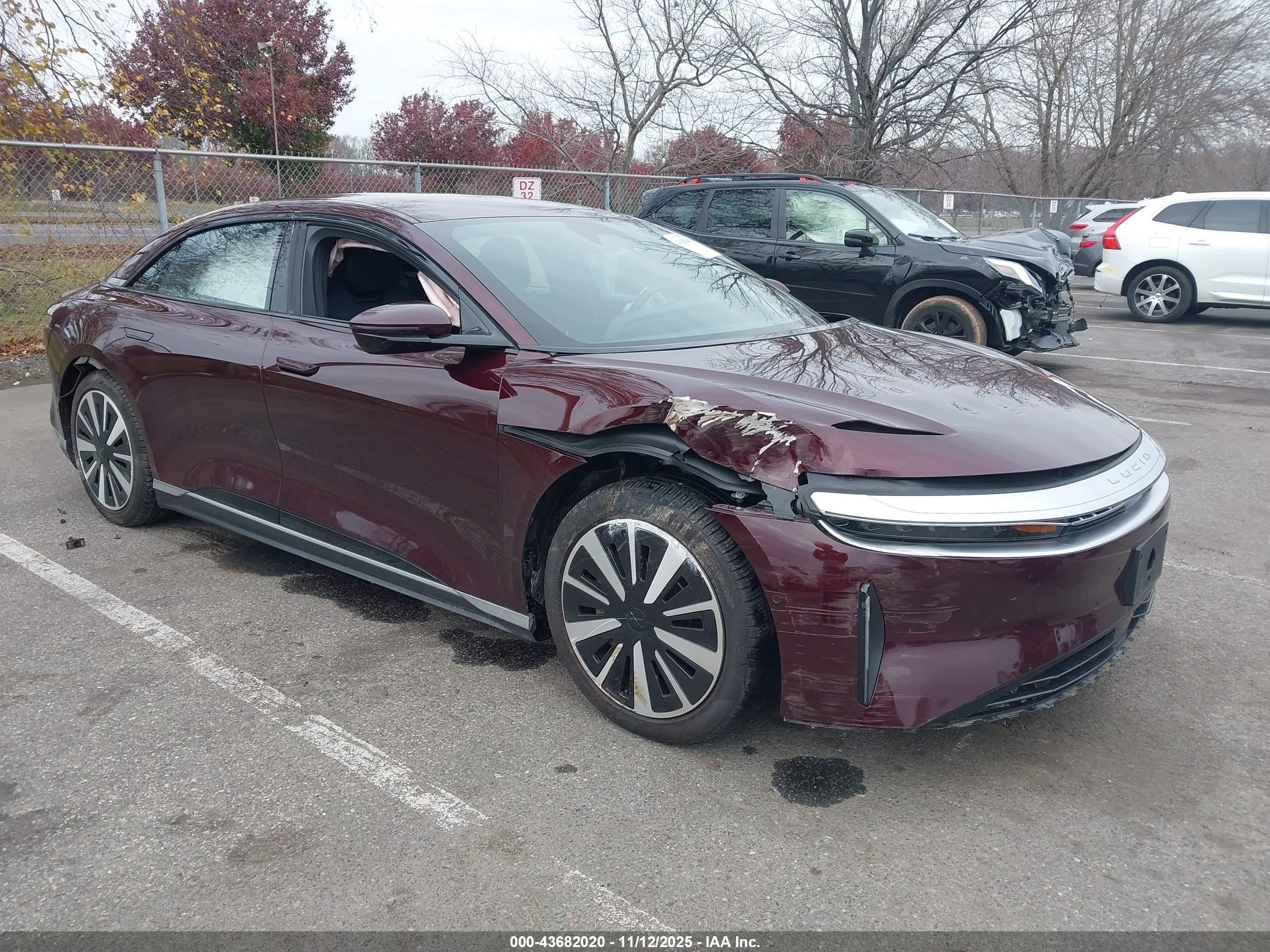2023 Lucid Air Pure, VIN 50EA1PFA2PA009020 — Бок