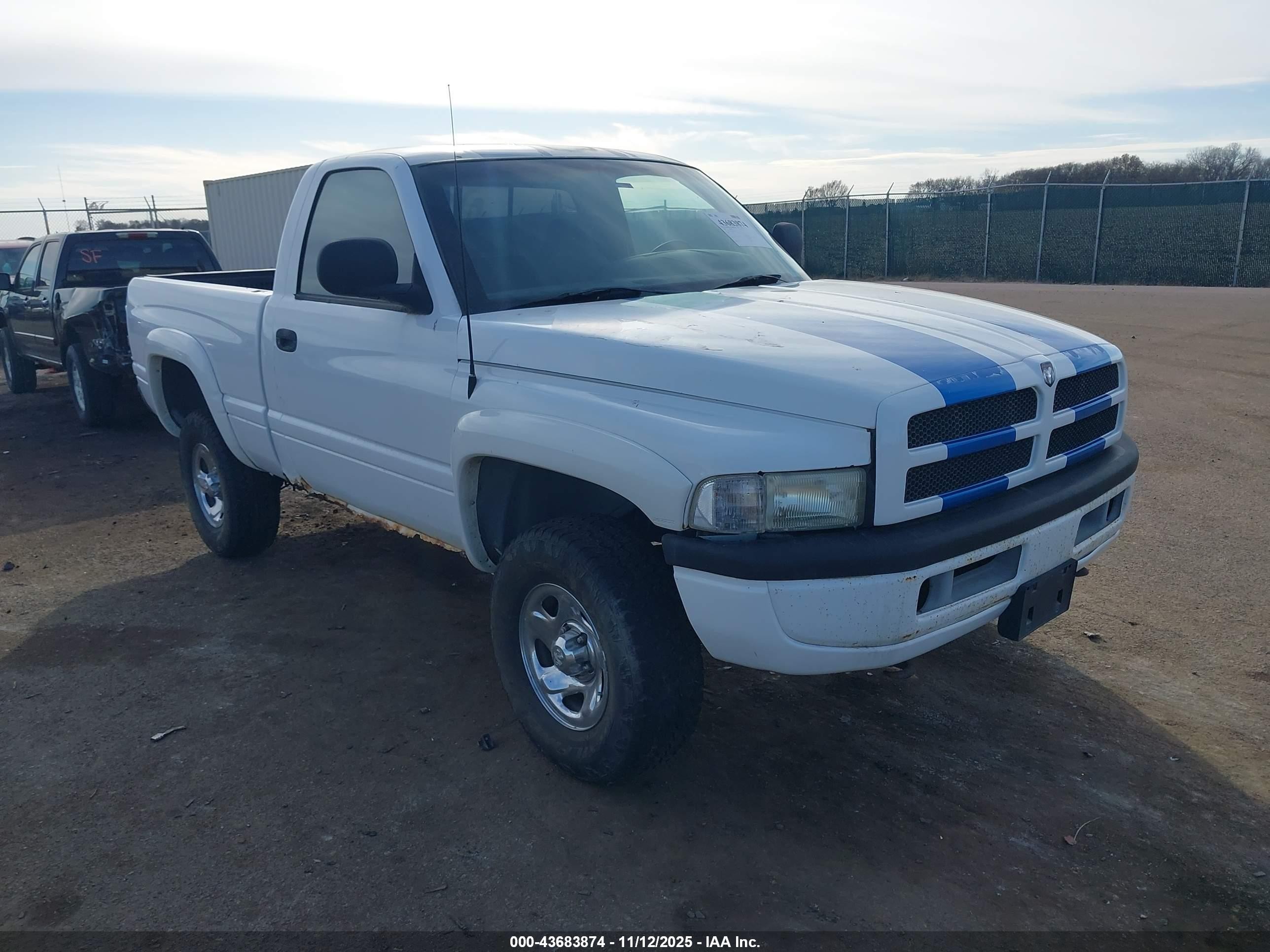 1998 Dodge RAM, VIN 3B7HF16Y5WM298197 — Normal wear