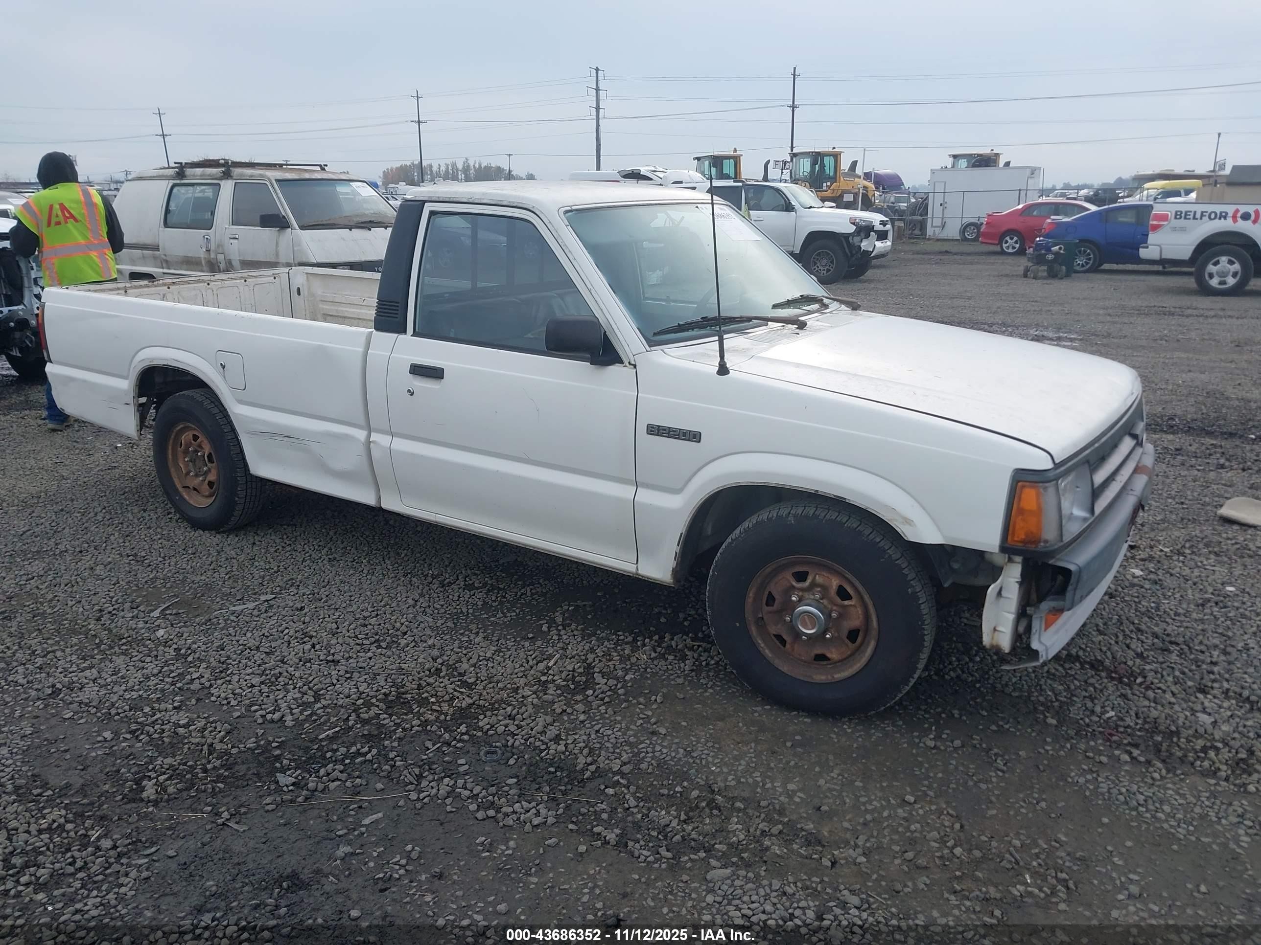 1988 Mazda B-Series, VIN JM2UF2139J0302436 — Normal wear
