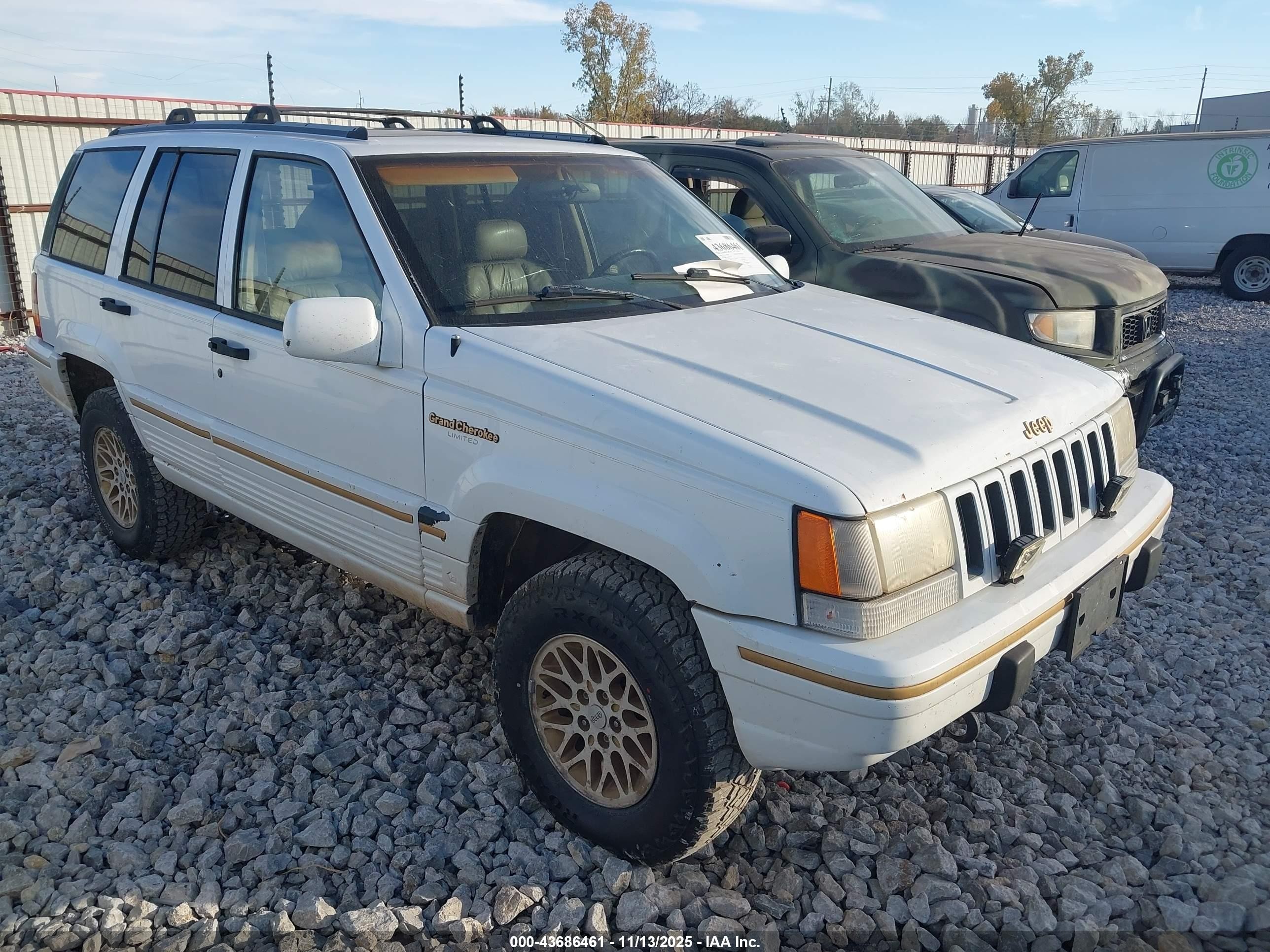 1995 Jeep Grand Cherokee Limited, VIN 1J4GZ78Y8SC727521 — Normal wear