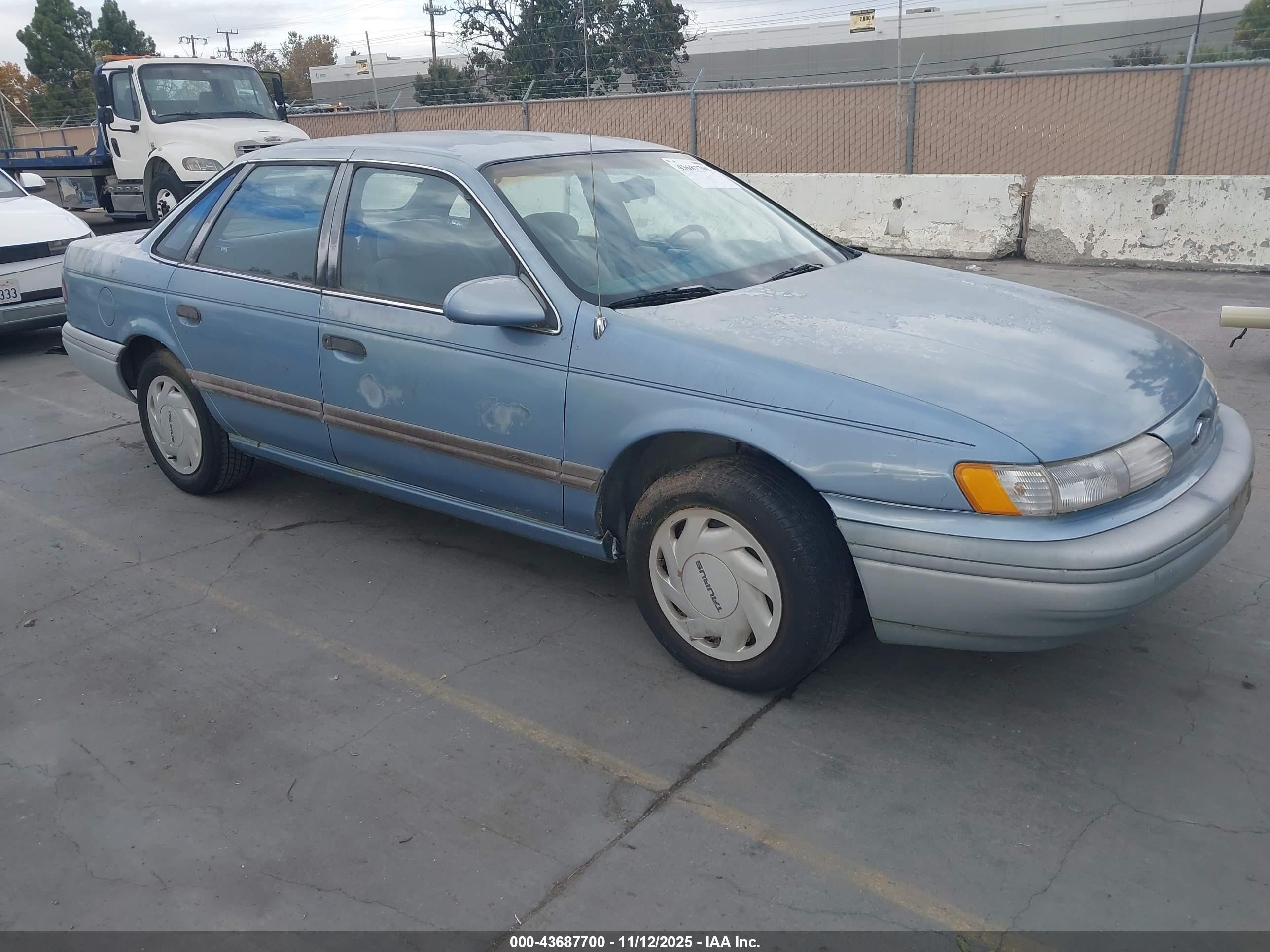 1992 Ford Taurus GL, VIN 1FACP52U4NG186331 — Biohazard / chemical