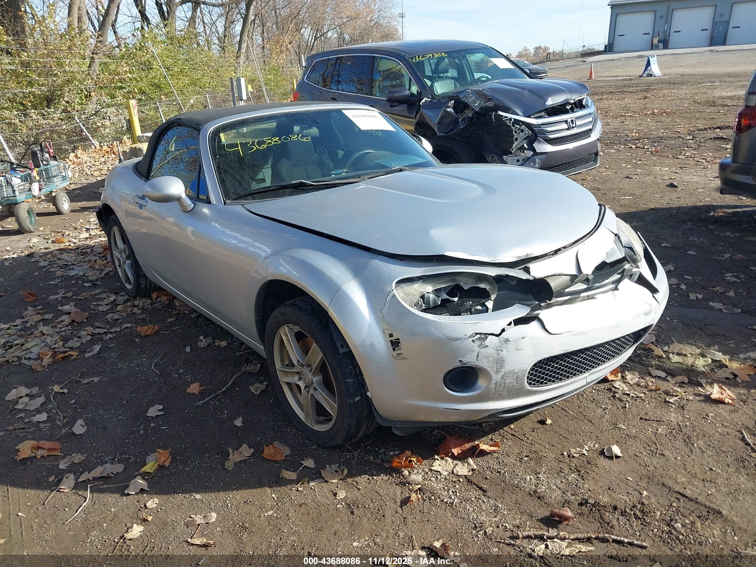 2006 Mazda MX-5 Miata Grand Touring, VIN JM1NC25F760103074 — All over
