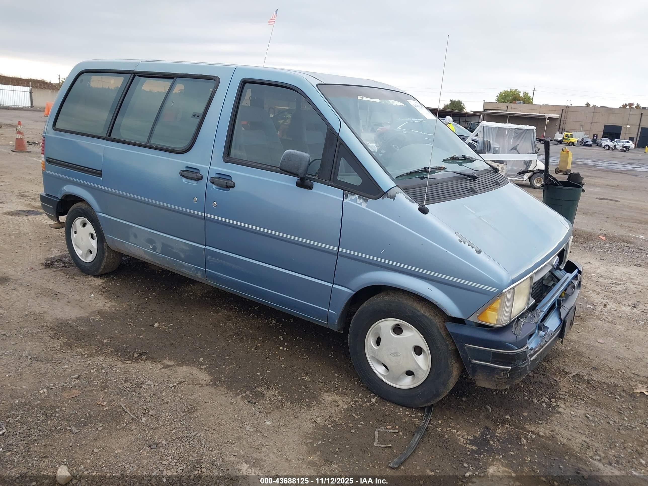 1992 Ford Aerostar, VIN 1FMDA11U3NZA03284 — Front end