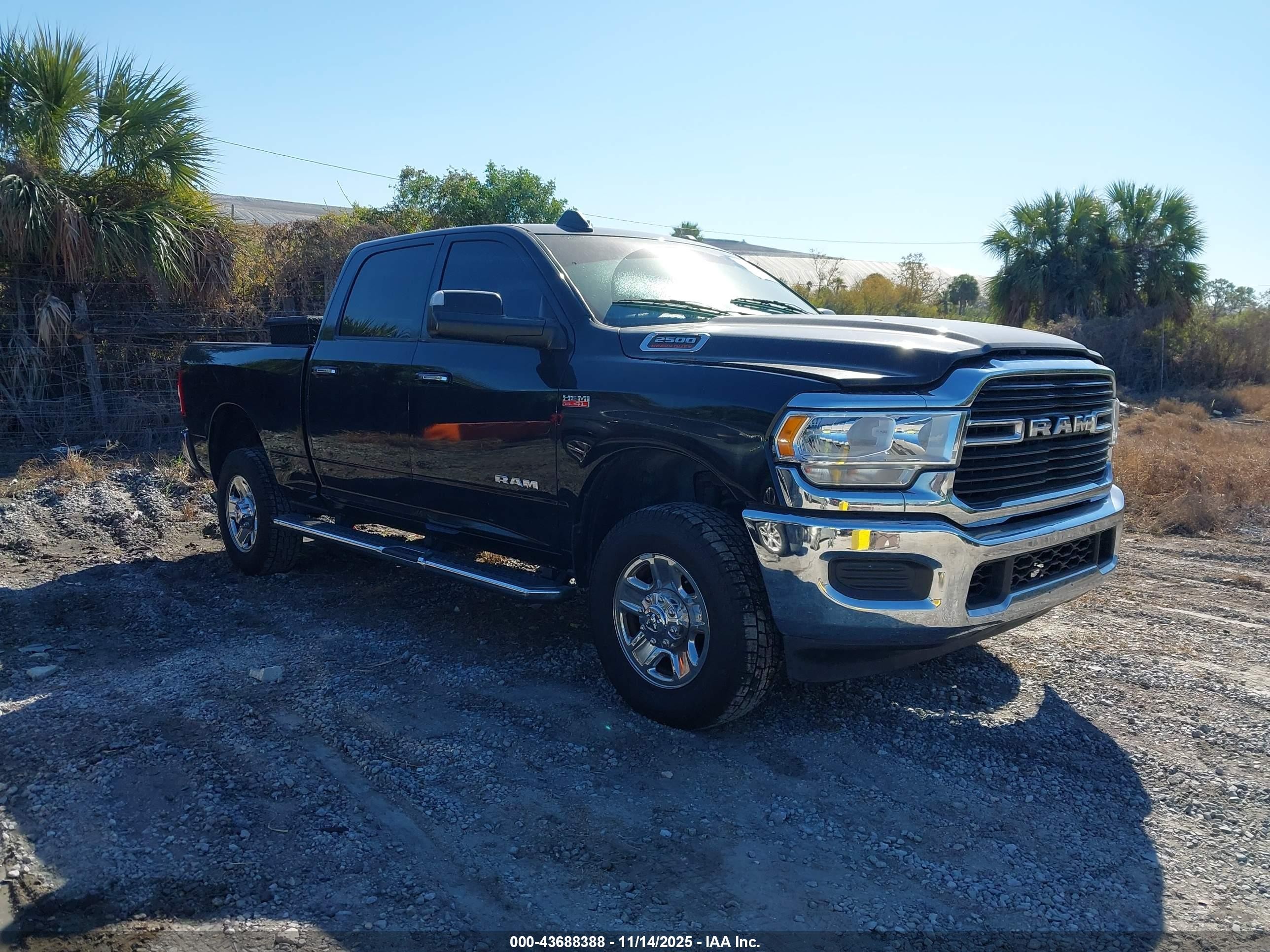 2019 Ram 2500 Big Horn, VIN 3C6UR5DJ0KG689003 — Electrical