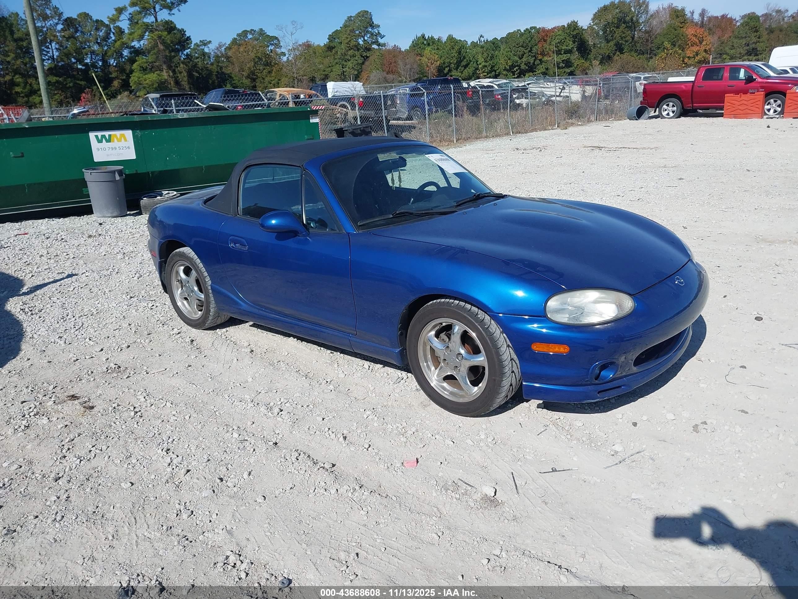 1999 Mazda MX-5 Miata, VIN JM1NB3537X0129416 — Side