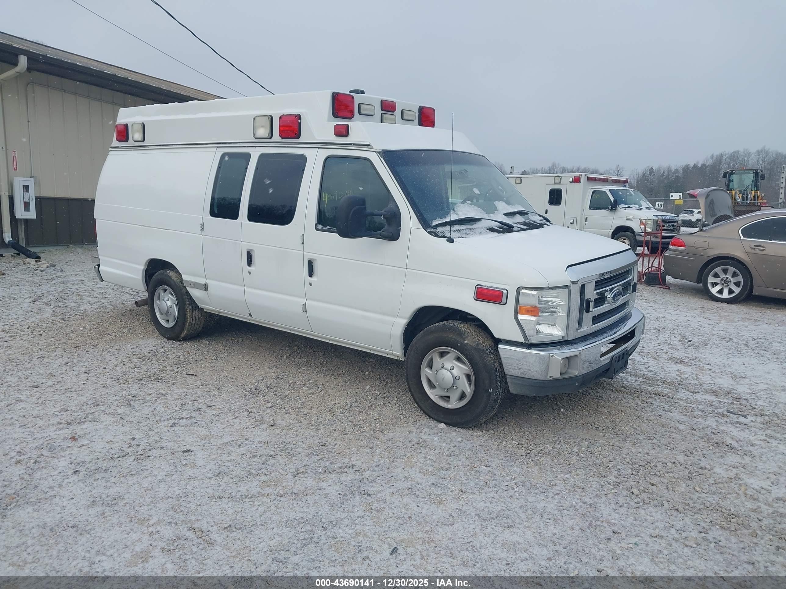 2012 Ford E-Series Commercial, VIN 1FDSS3ES8CDA31276 — Front end