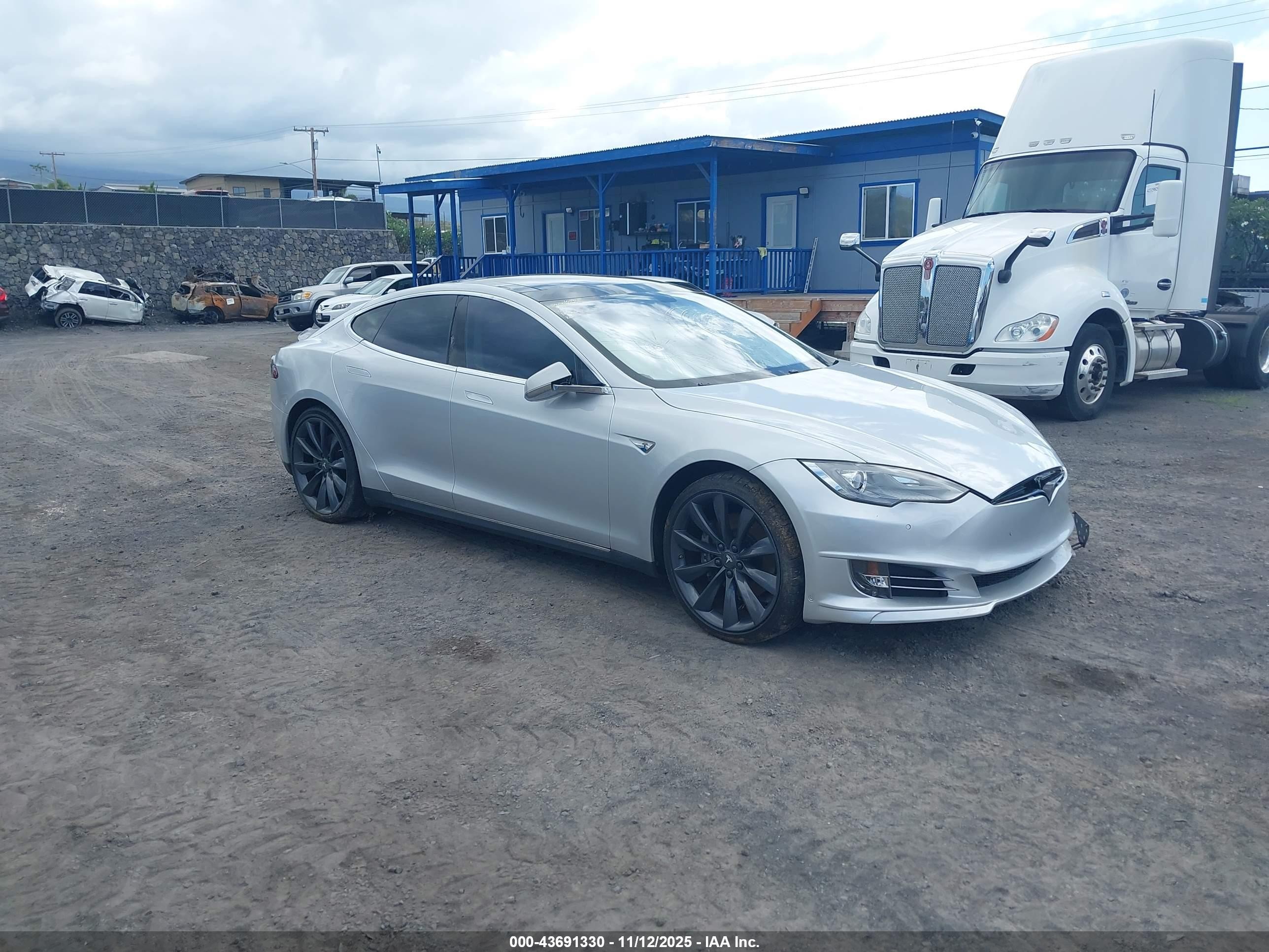 2013 Tesla Model S Performance, VIN 5YJSA1CP8DFP28242 — Vandalism
