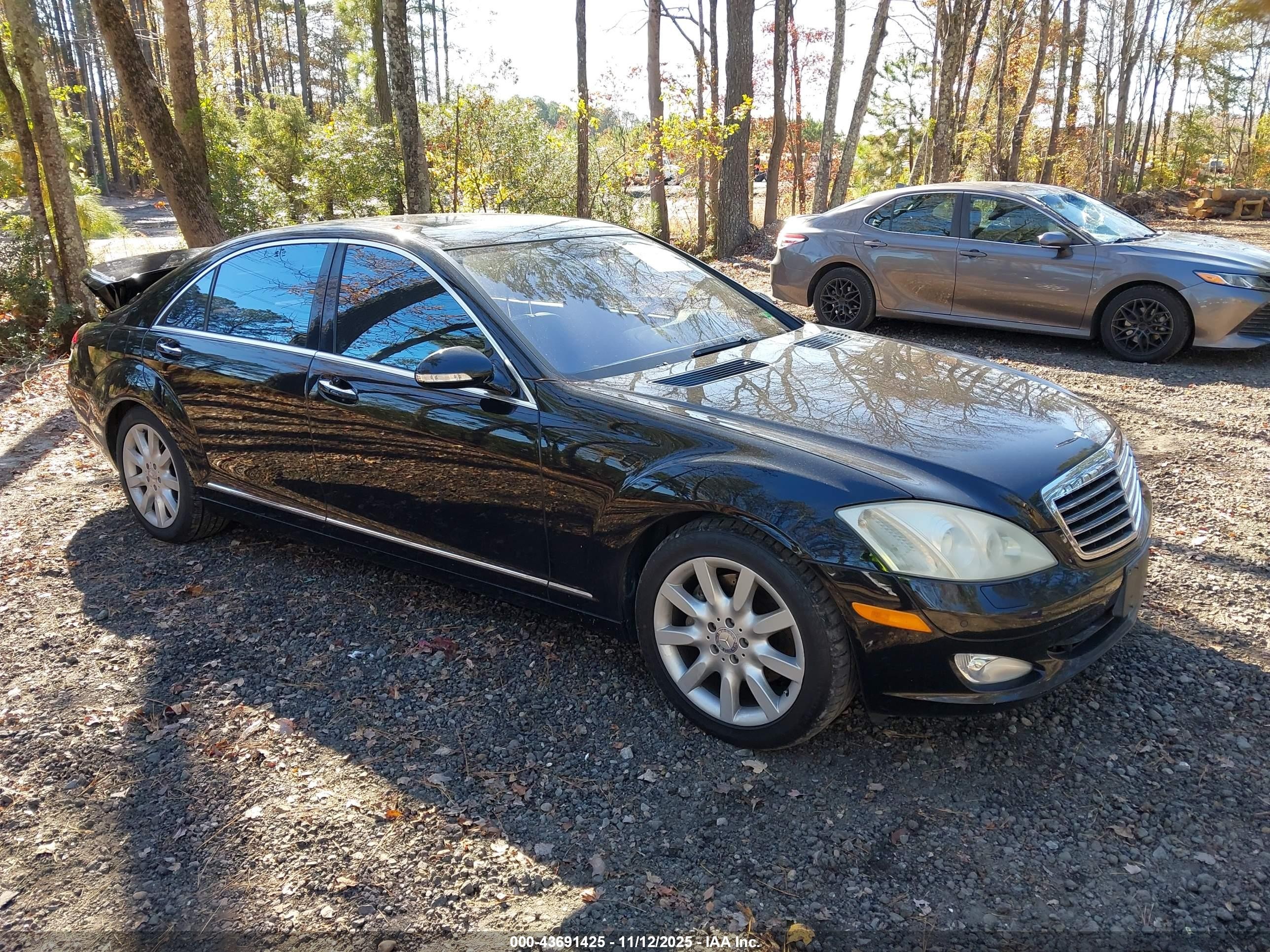 2008 Mercedes-Benz S 550, VIN WDDNG71X68A179677 — Rear end