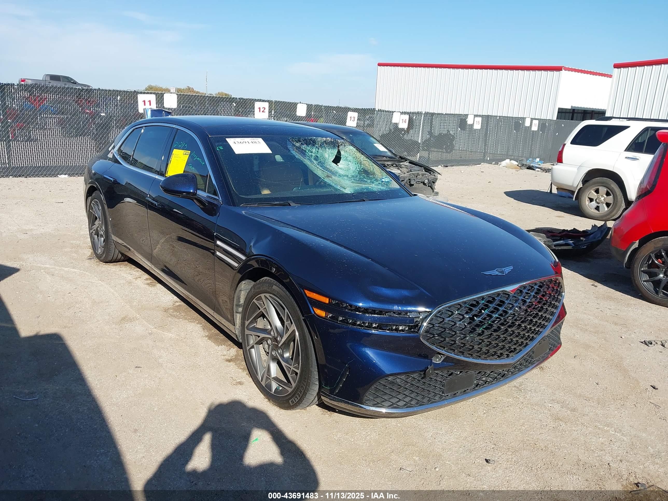 2023 Genesis G90, VIN KMTFB4SDXPU027643 — Перед