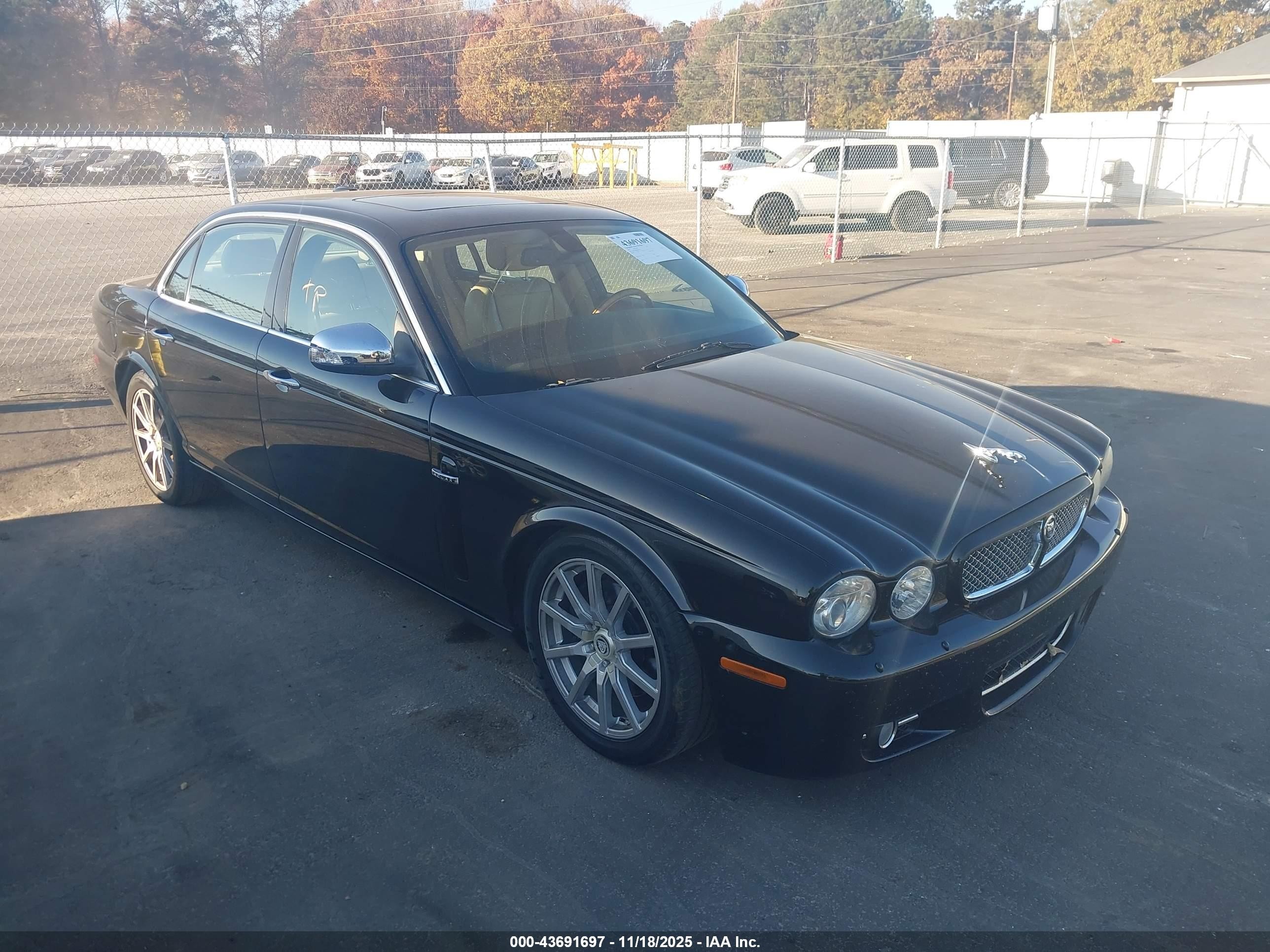 2008 Jaguar XJ 8 LWB, VIN SAJWA79B98SH19448 — Изъятие за долги