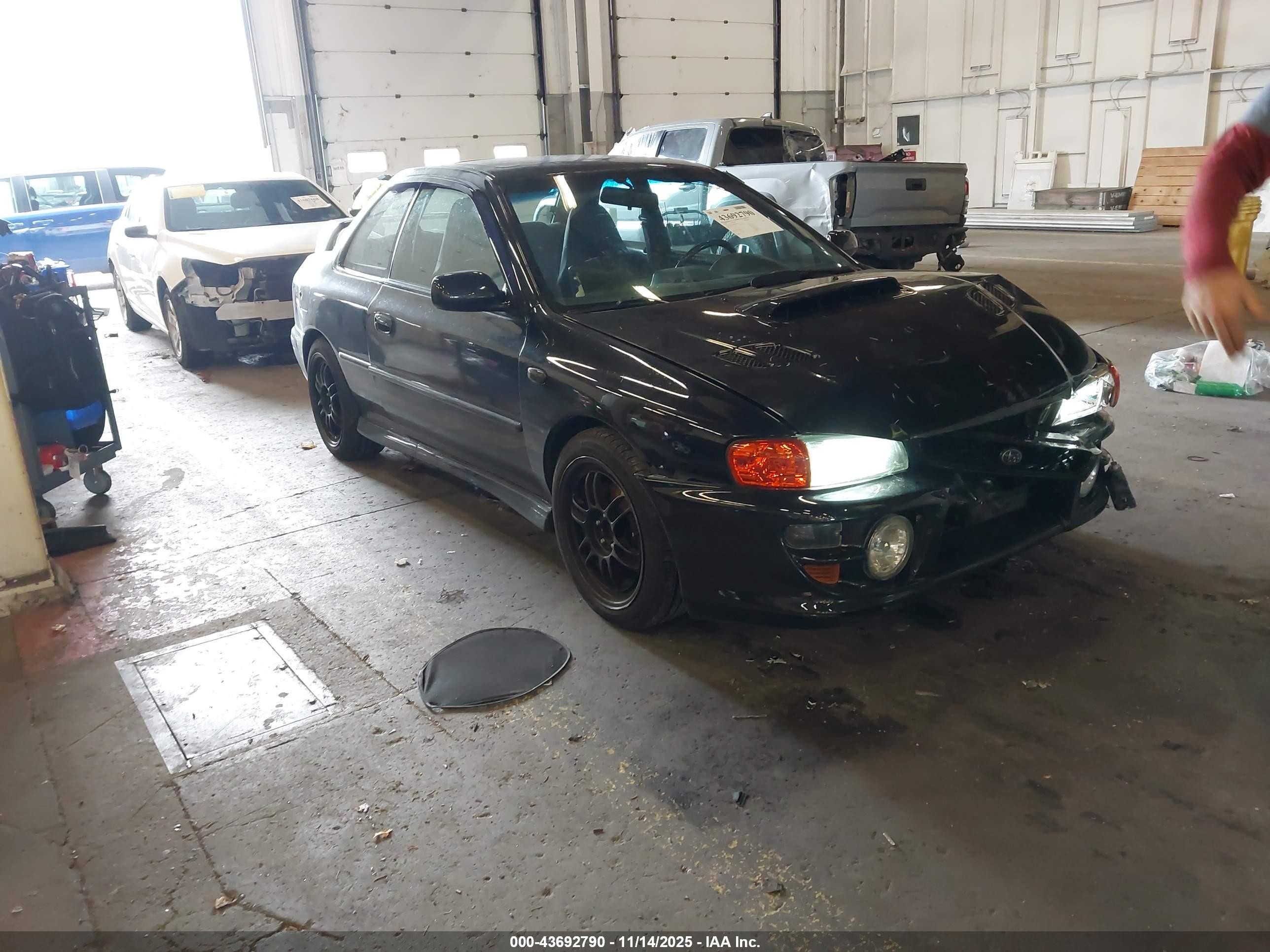 1998 Subaru Impreza RS, VIN JF1GM6750WH402298 — Front end