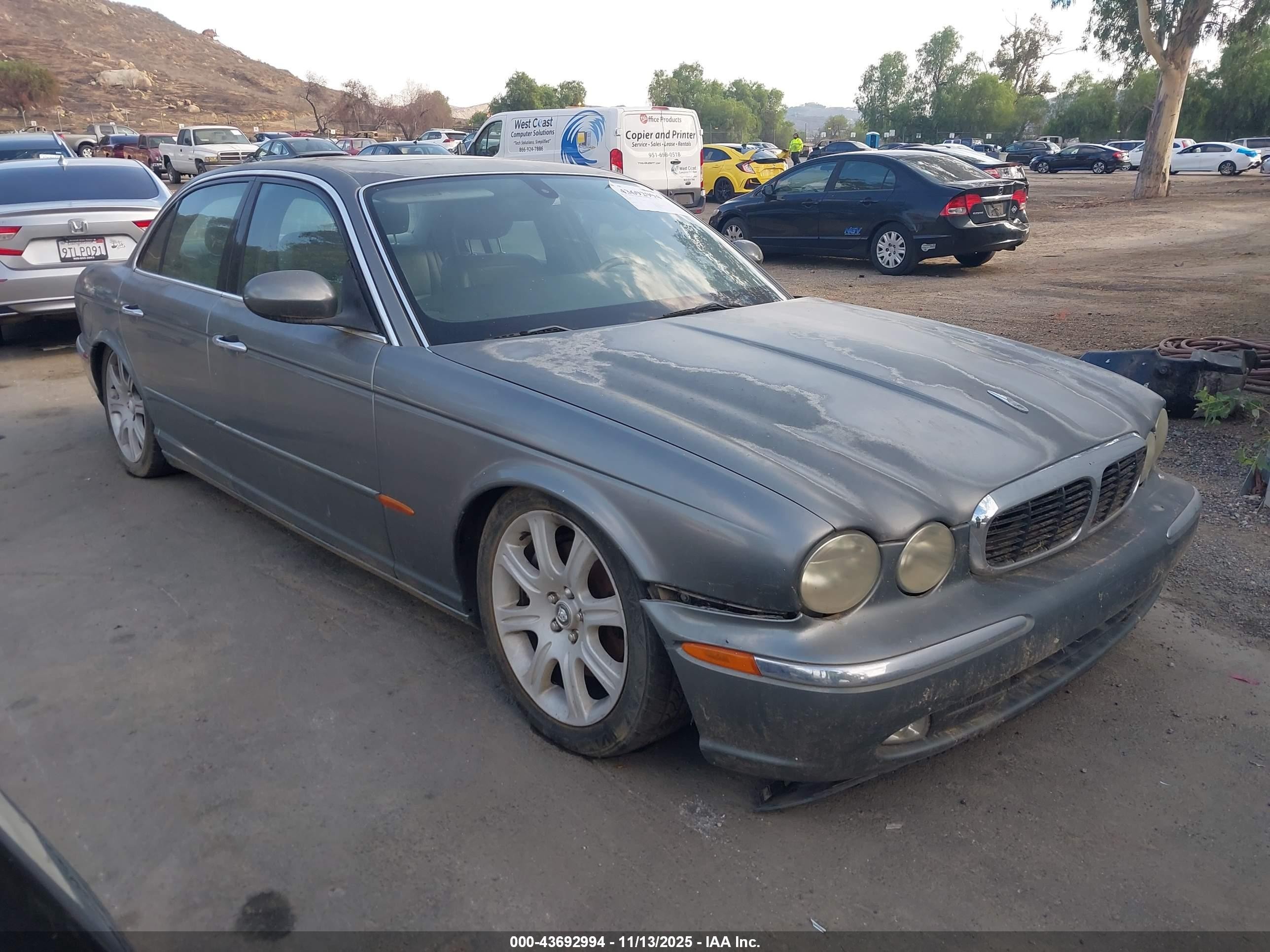 2004 Jaguar XJ 8, VIN SAJWA71CX4SG31054 — Not stated