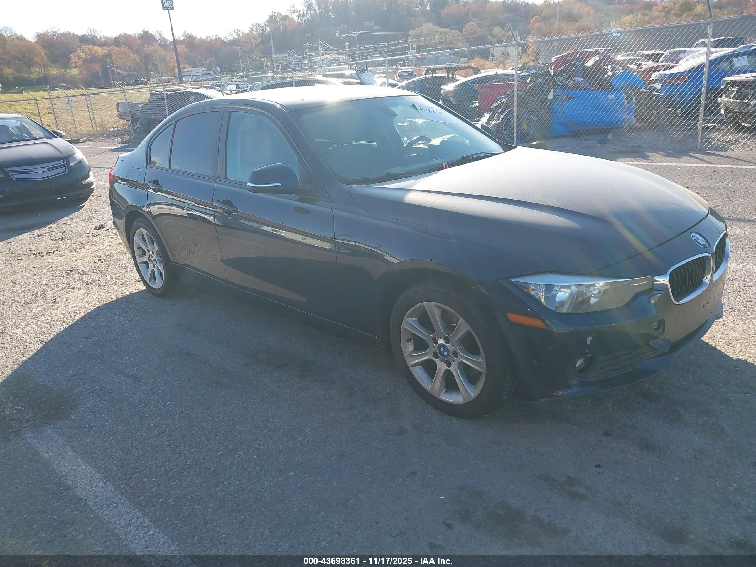 2014 BMW 3 Series 320i xDrive, VIN WBA3C3C54EF987491 — Normal wear
