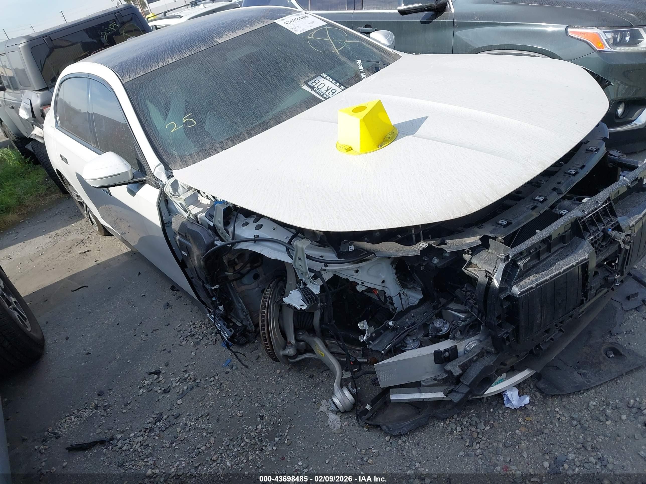 2023 BMW i7 xDrive60, VIN WBY53EJ01PCN77765 — Front end