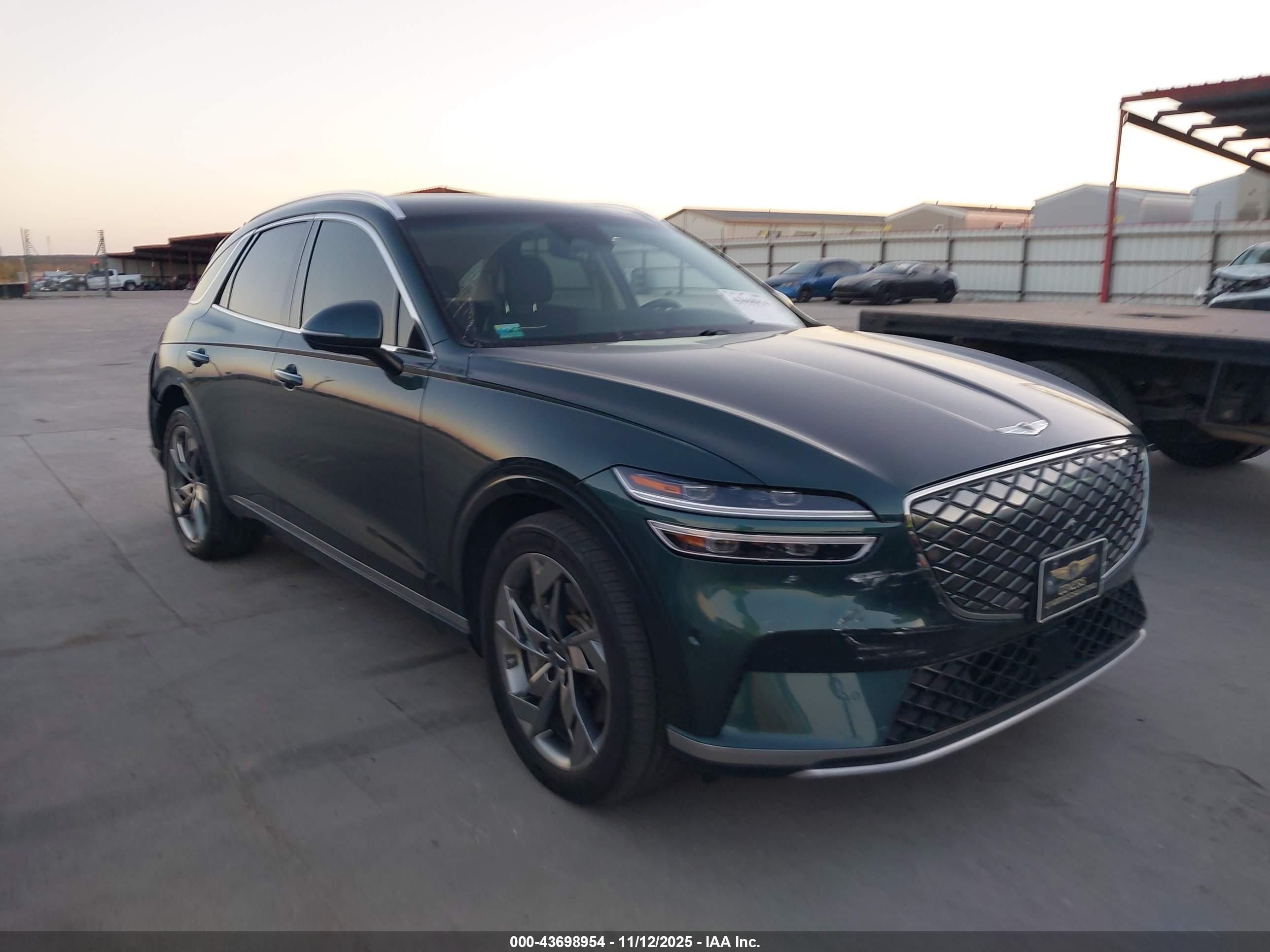 2024 Genesis GV70 Advanced, VIN 5NMMCET17RH002982 — Rear end