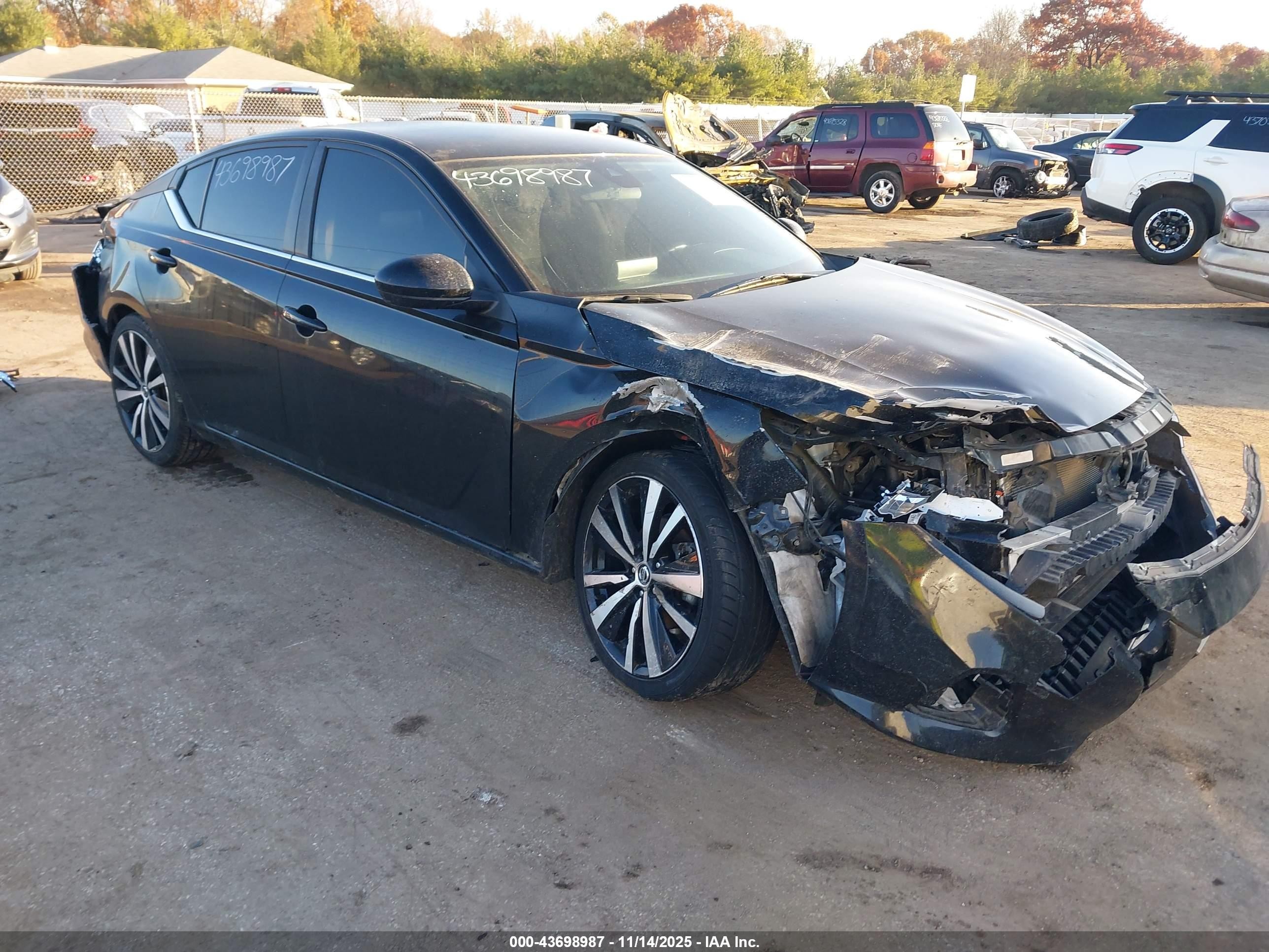 2022 Nissan Altima SR, VIN 1N4BL4CV2NN314800 — Front end