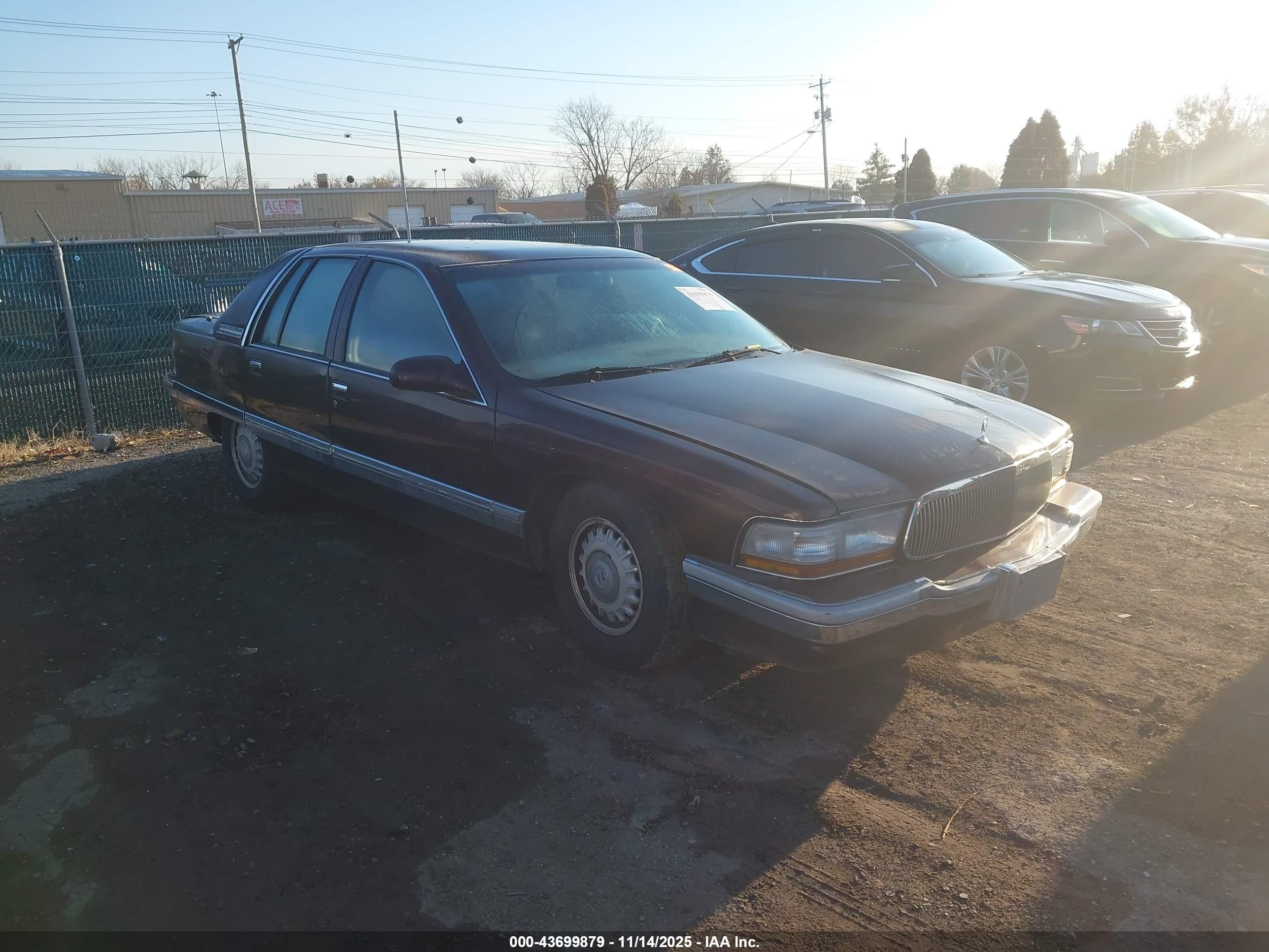 1995 Buick Roadmaster Limited Collectors Edition, VIN 1G4BT52P5SR424100 — Side